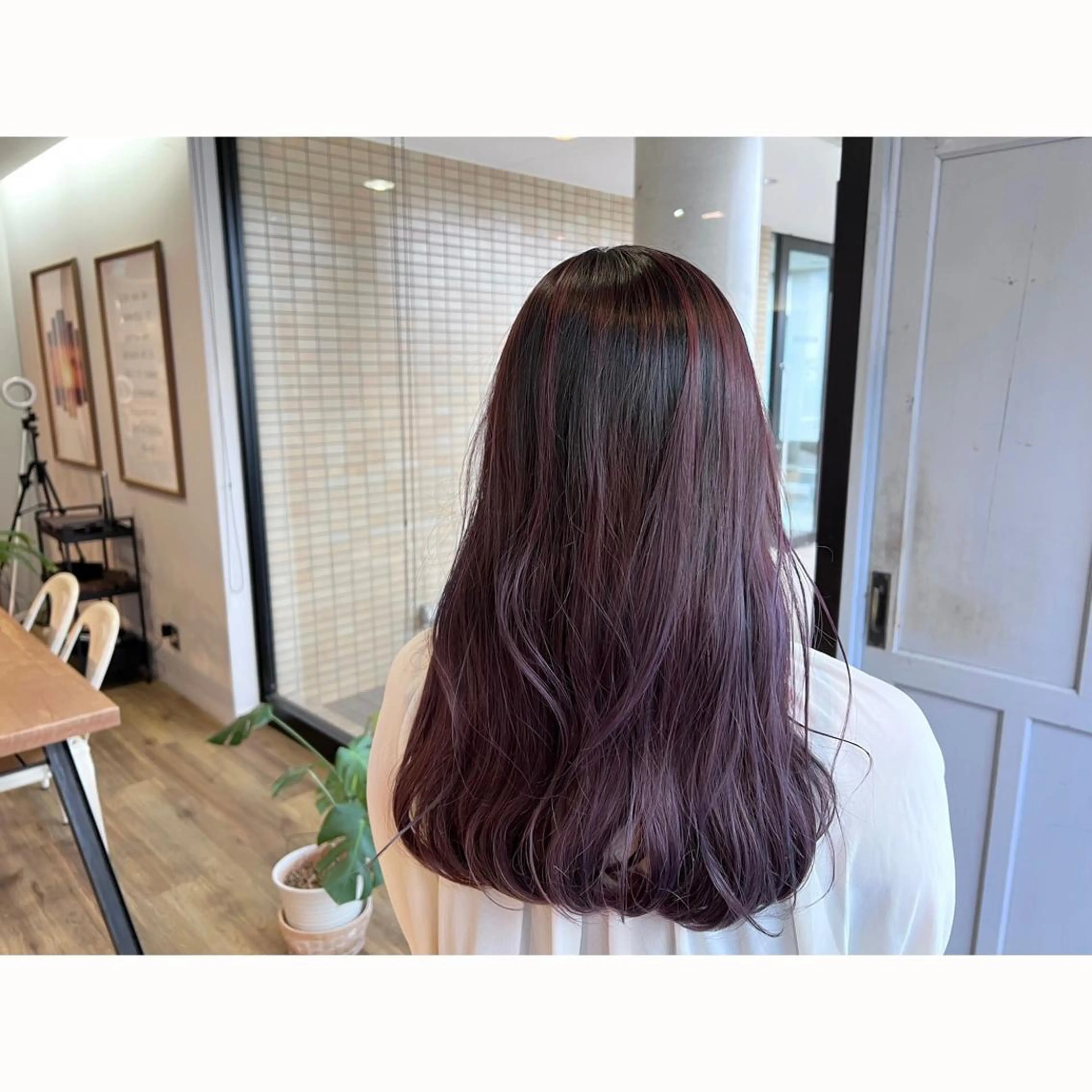 ロング カラー バレイヤージュ ラベンダーカラー レイヤーカット ツキダテ ユイのヘアスタイル