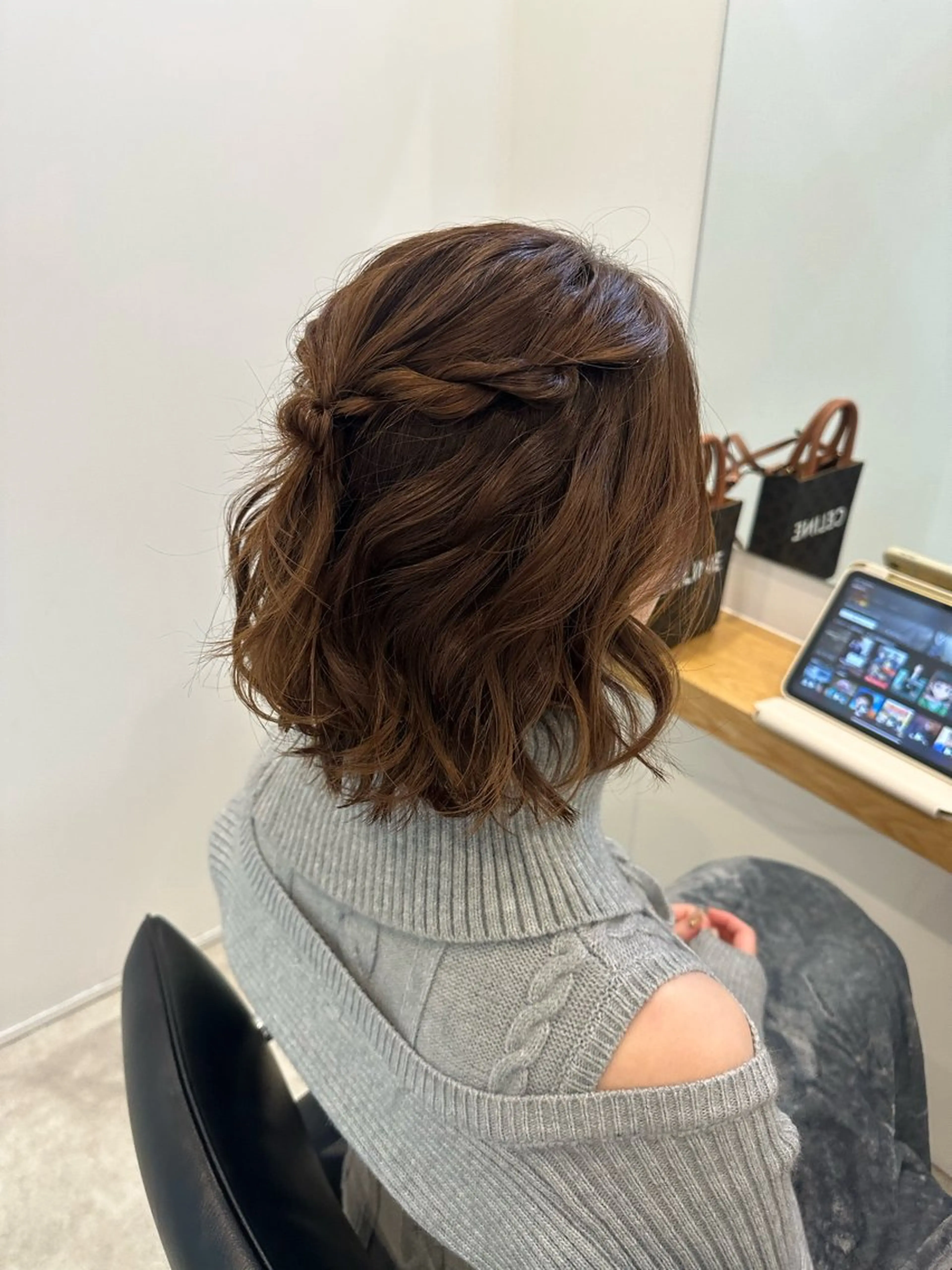 ショート ヘアアレンジ ヘアセット 海外ヘア/透明感カラ ー🍒nao.のヘアスタイル