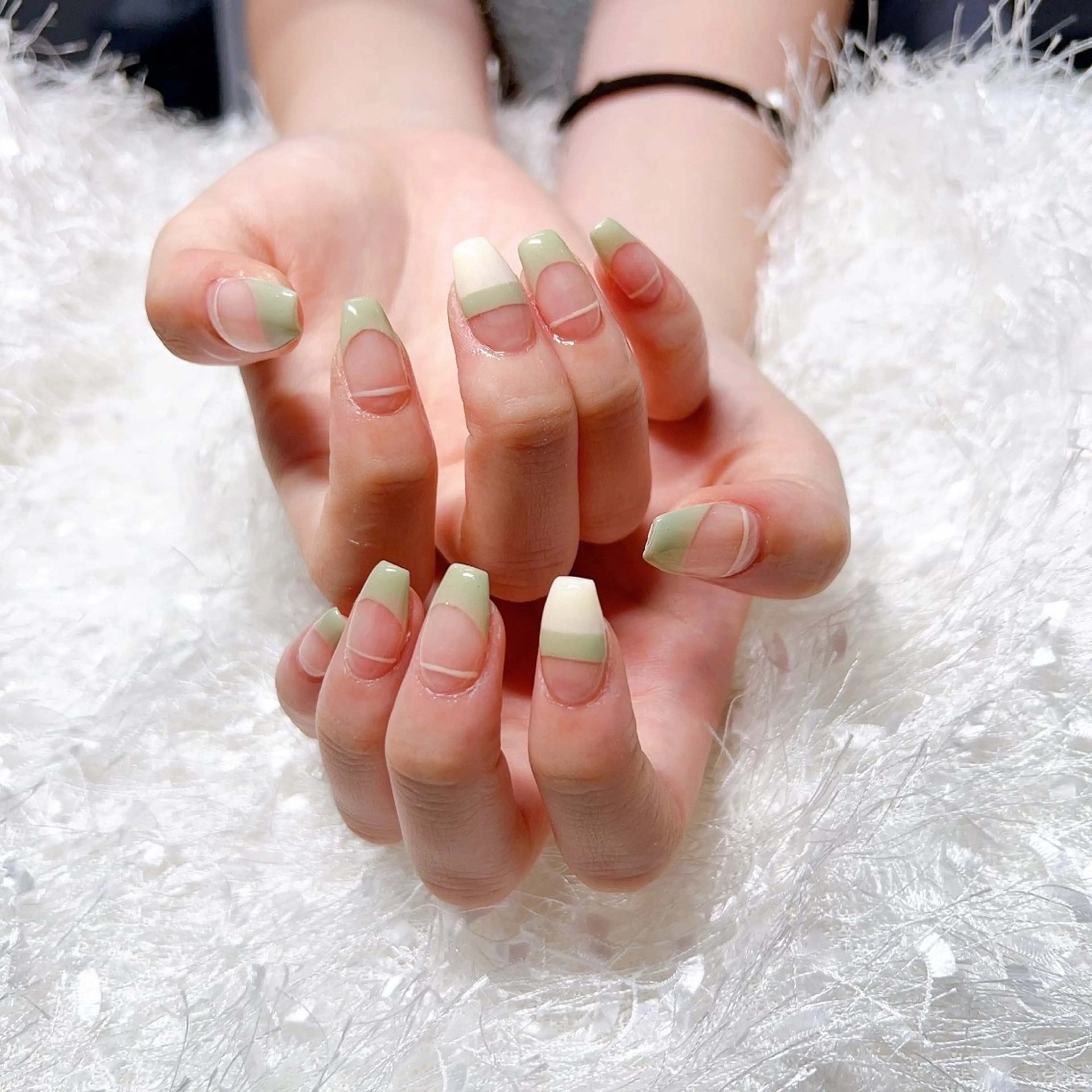 ネイル マツエク・マツパ アイブロウ 眉カラー 韓国風マツエク パリジェンヌラッシュリフト まつげパーマ ワンホンマツエク ハンドネイル Nail&eye Belire 新宿のネイルデザイン