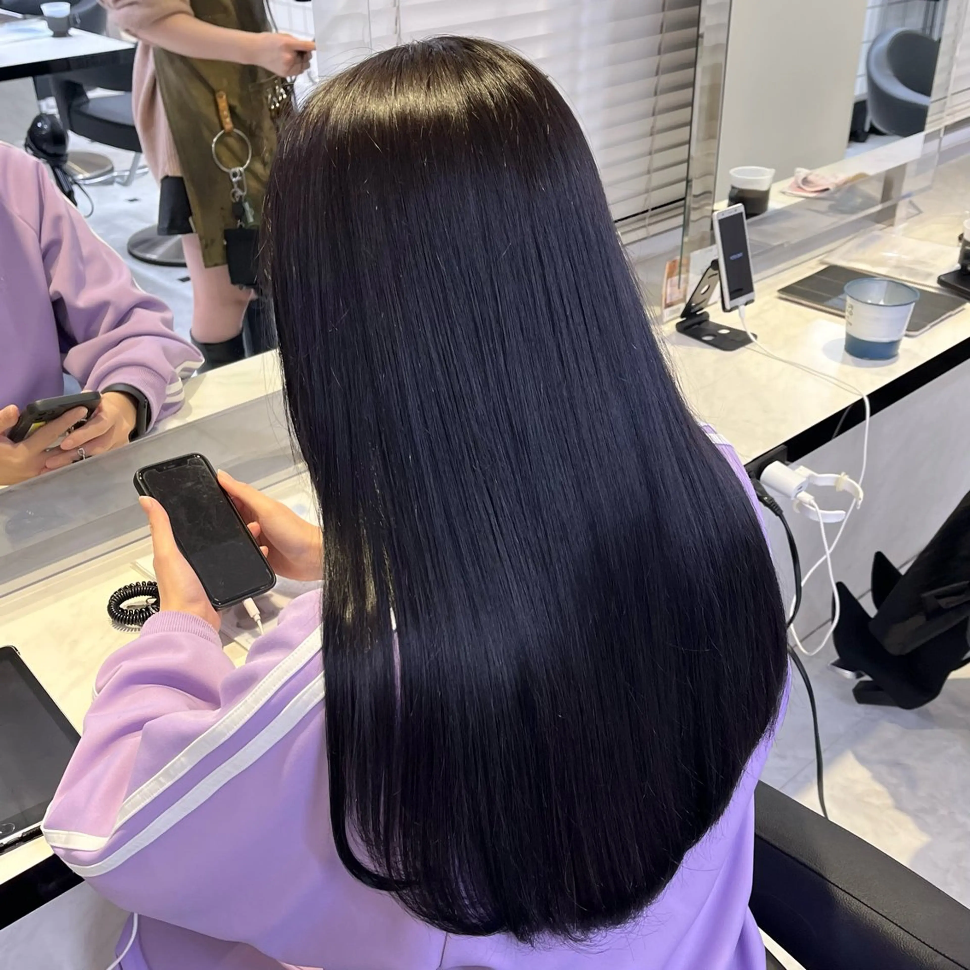 セミロング カラー ヘアアレンジ 🍒透明感カラー🌨 🥕ハイトーンカラーのヘアスタイル