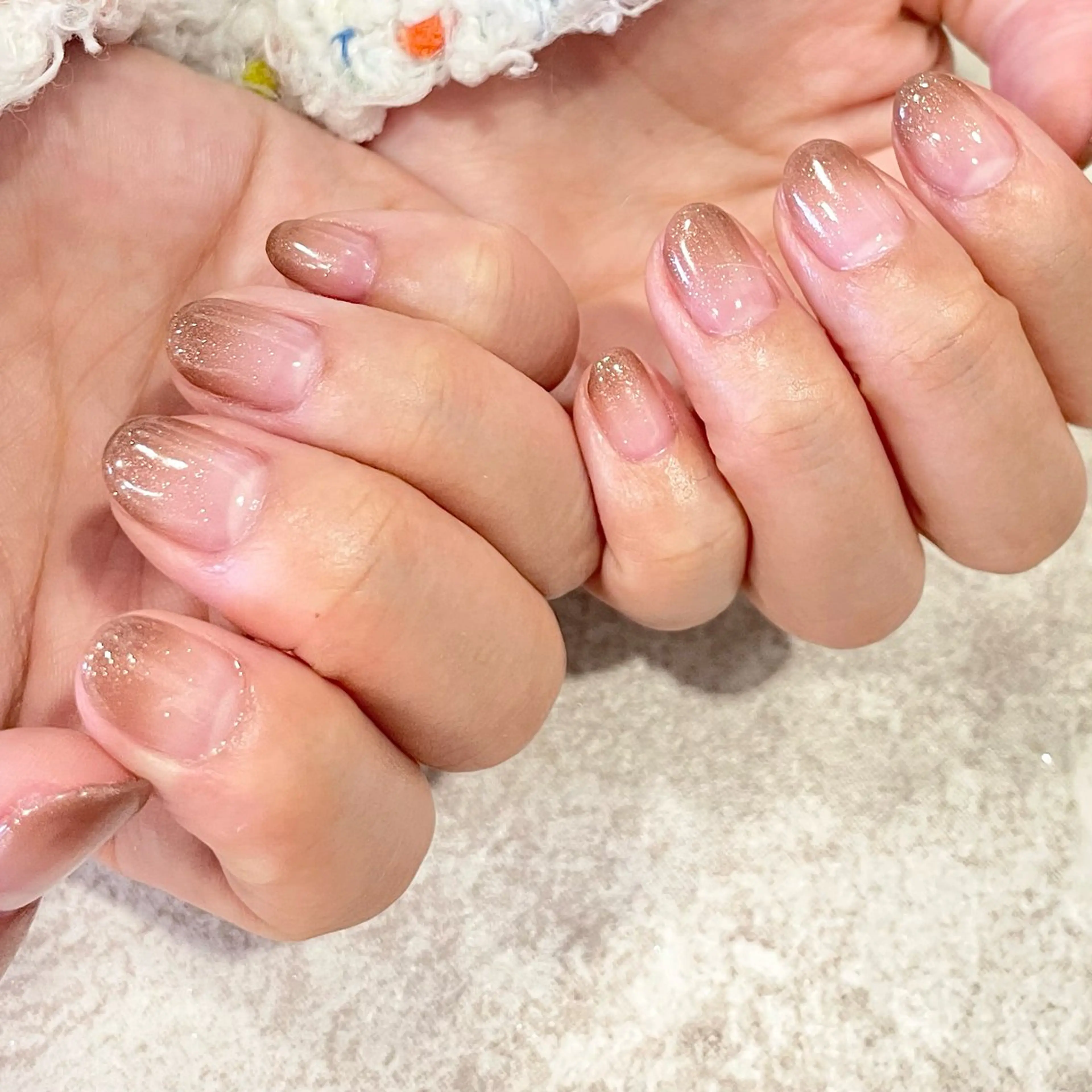 ネイル ブラウン グラデーション ラメ(グリッター) amity personal nail salon所属・amity 🌿madokaのネイルデザイン