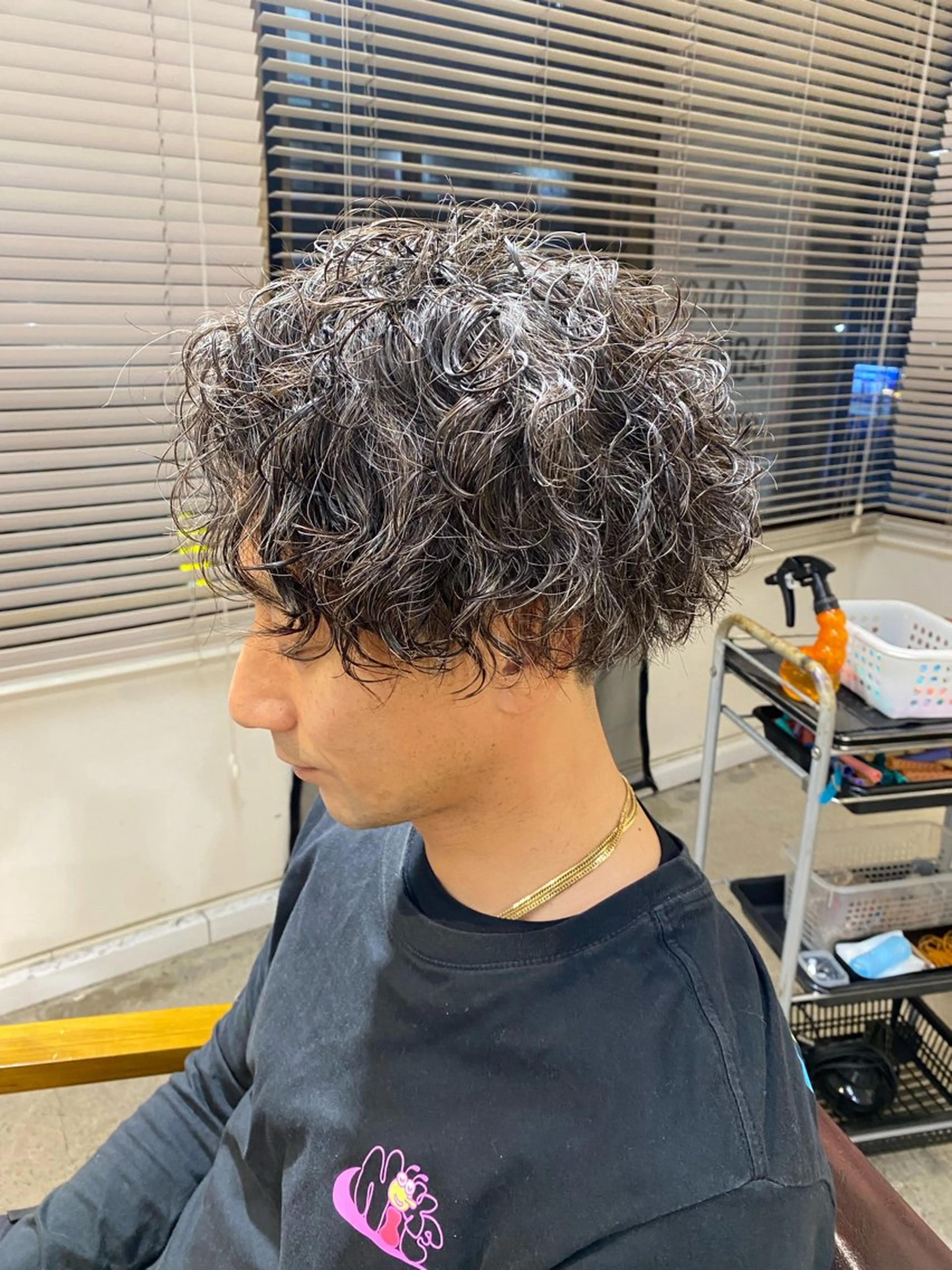 パーマ メンズ ショートボブ メンズバレイヤージュ メンズブリーチ メンズハイライト メンズハイトーン カット パーマ トリートメント ヘッドスパ ヘアセット ブリーチ ツイスパ フクヤマシンのヘアスタイル