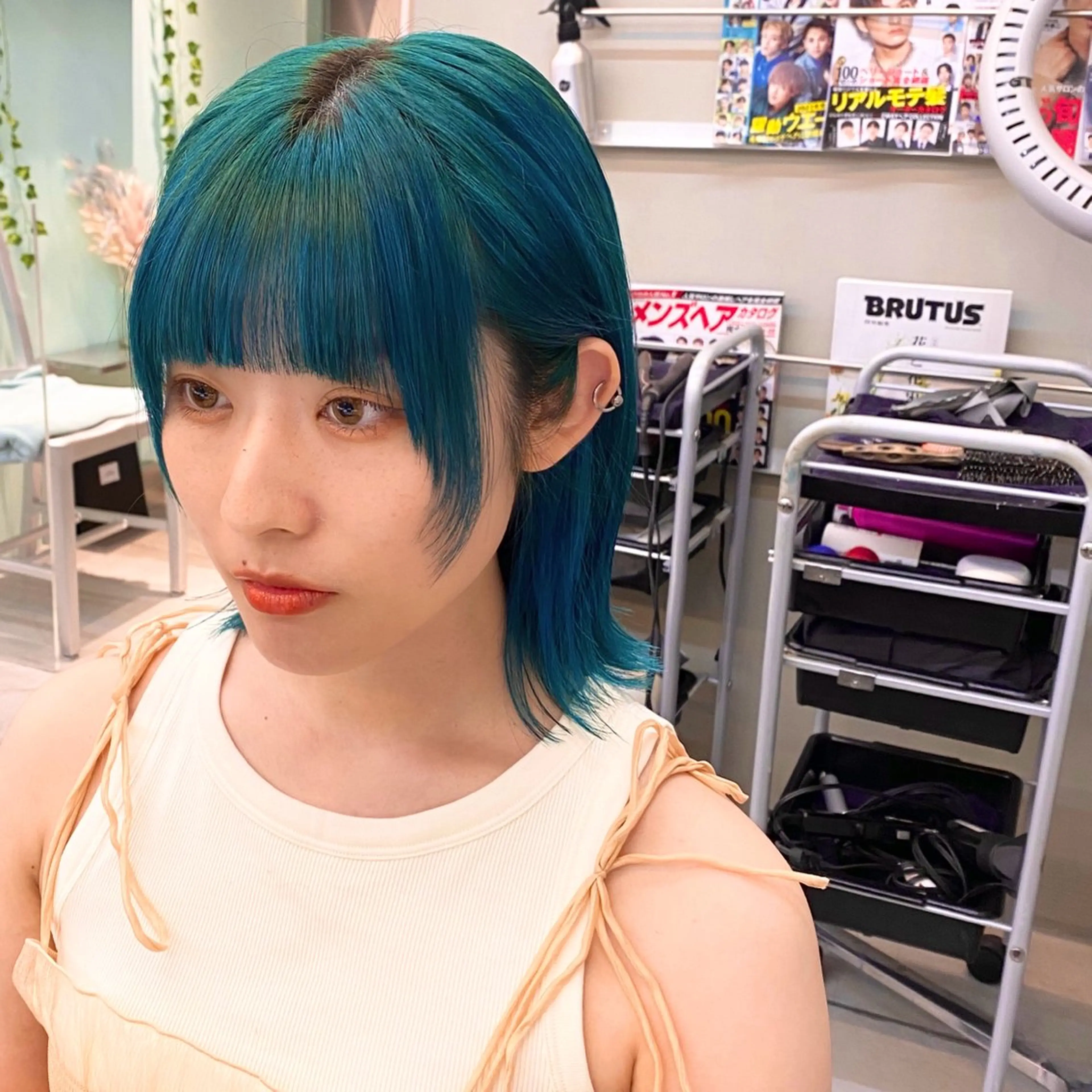 ミディアム カラー ブリーチ ブルーカラー 透明感カラー ミント ミントグリーン カット ヘアカラー トリートメント ✨髪質改善職人✨ デザインカラー/若林のヘアスタイル
