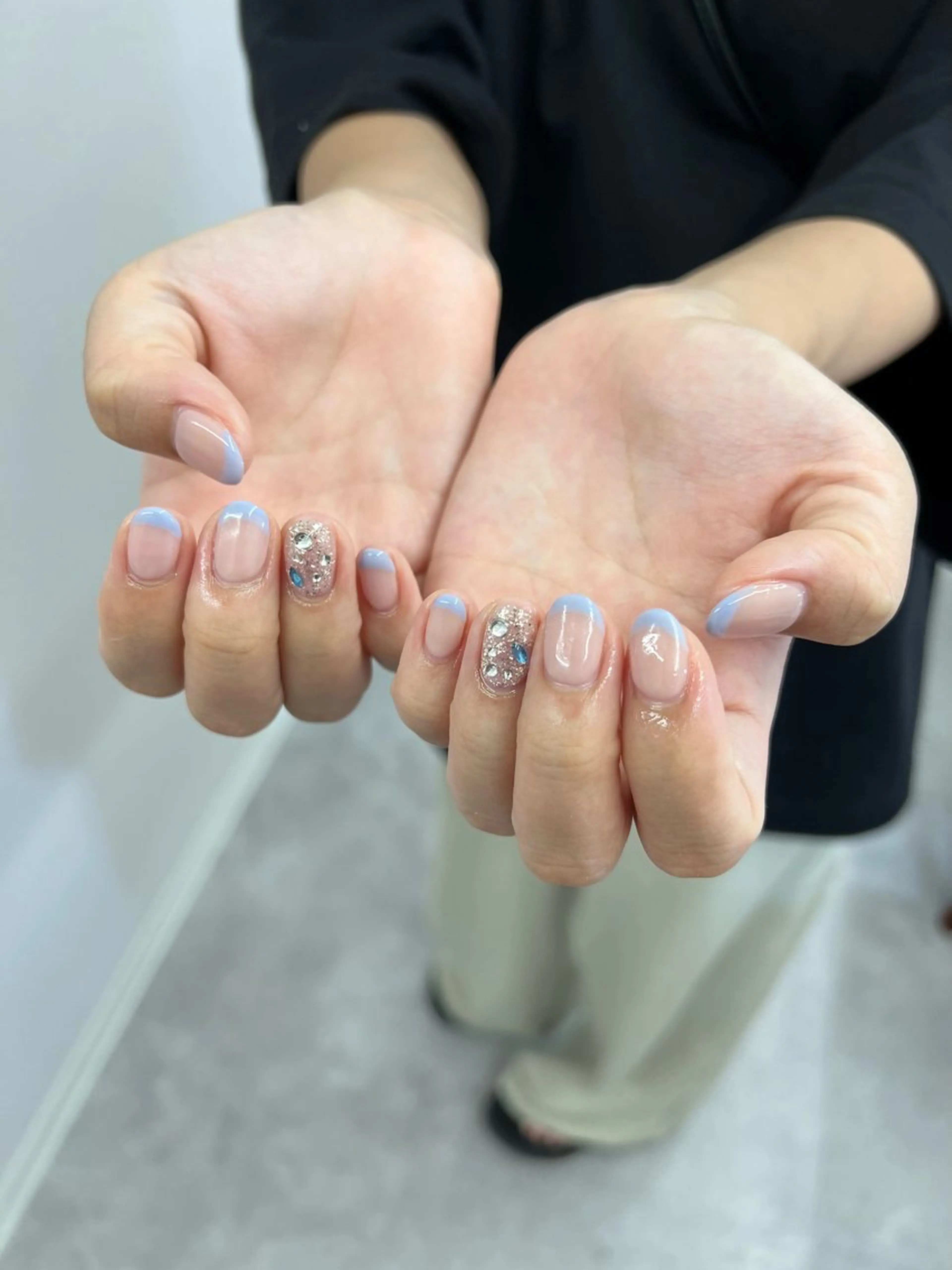 ネイル ブルー フレンチネイル ジェルネイル マグネットネイル ニュアンスネイル ハンドネイル ハンドケア Bana_ Nailのネイルデザイン