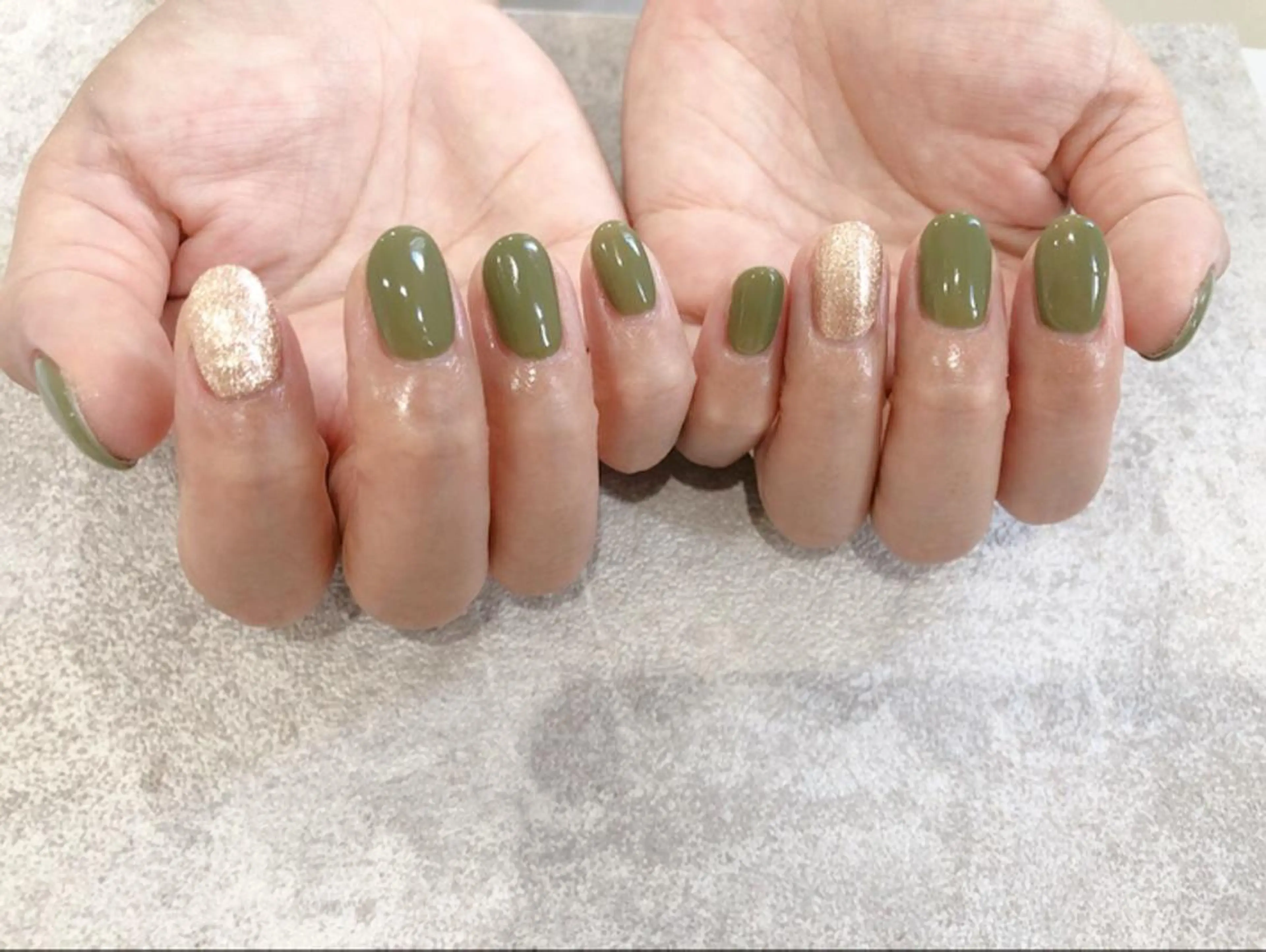 ミディアム キッズ ネイル ワンカラーネイル シンプルネイル Luana nail (ルアナネイル)のネイルデザイン