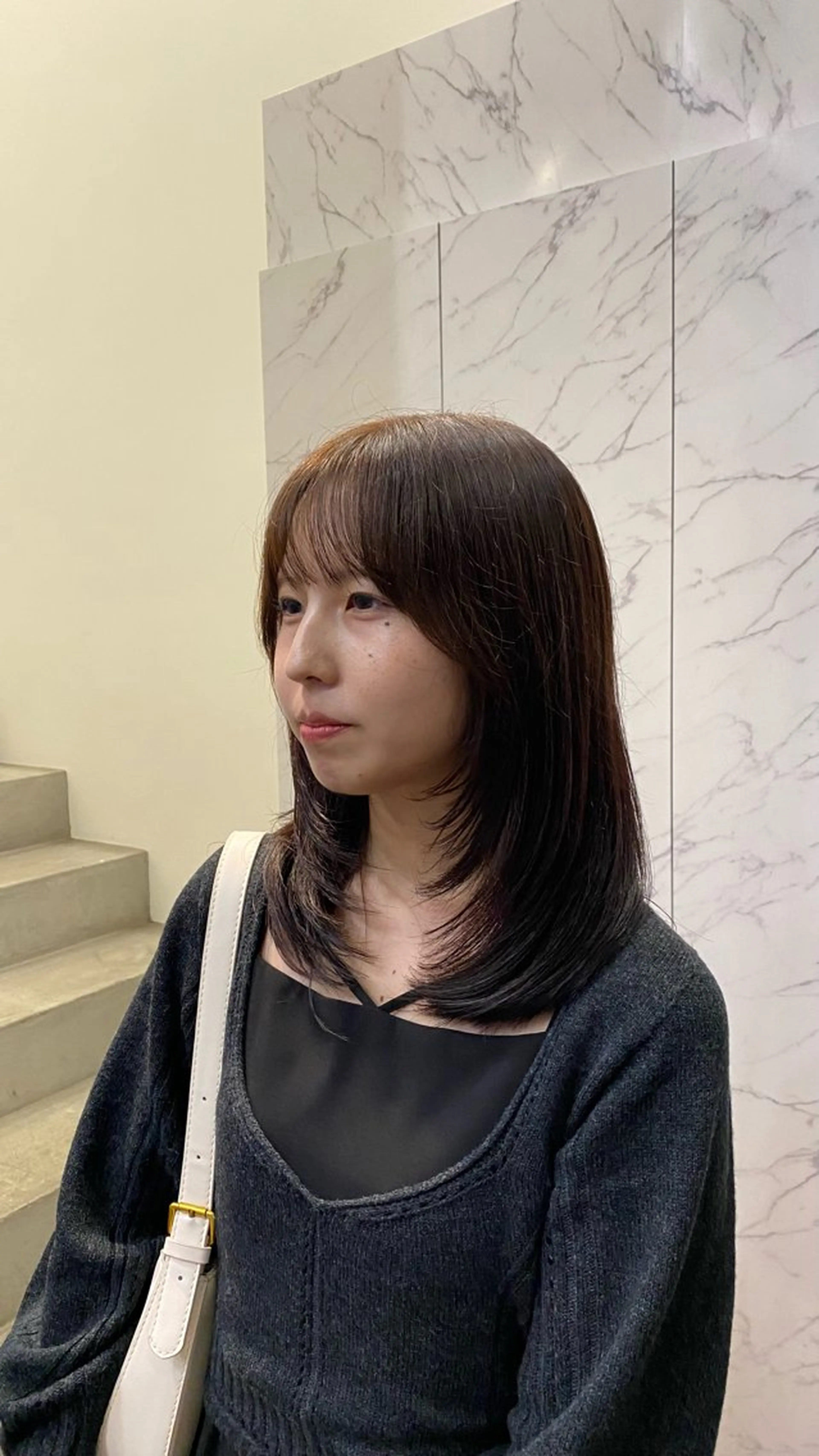 セミロング マツザキ マナトのヘアスタイル