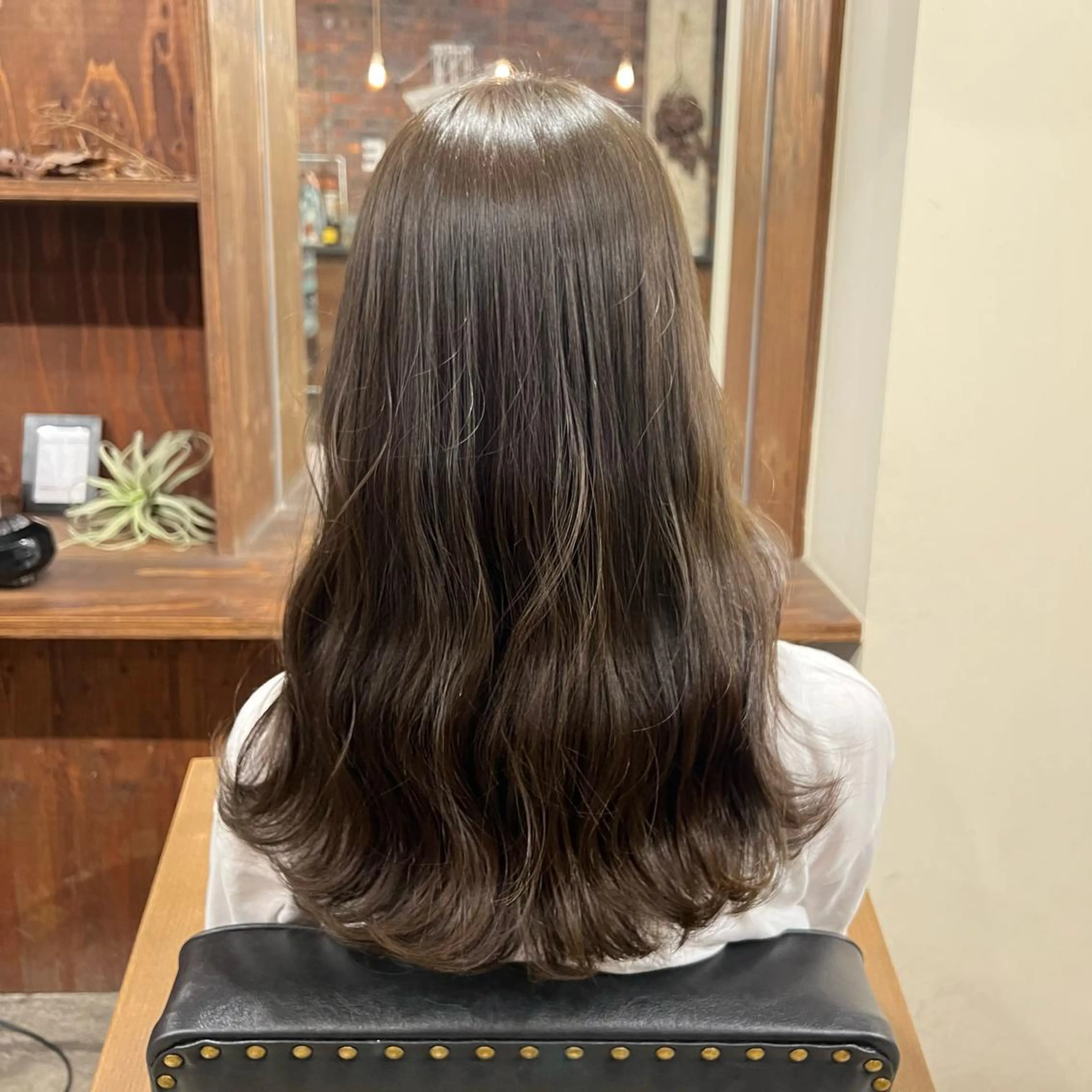 ロング カラー グレージュ オリーブグレージュ オリーブグレー Rino kanayama所属・Rino 金山 ／ 宮澤 萌のヘアスタイル