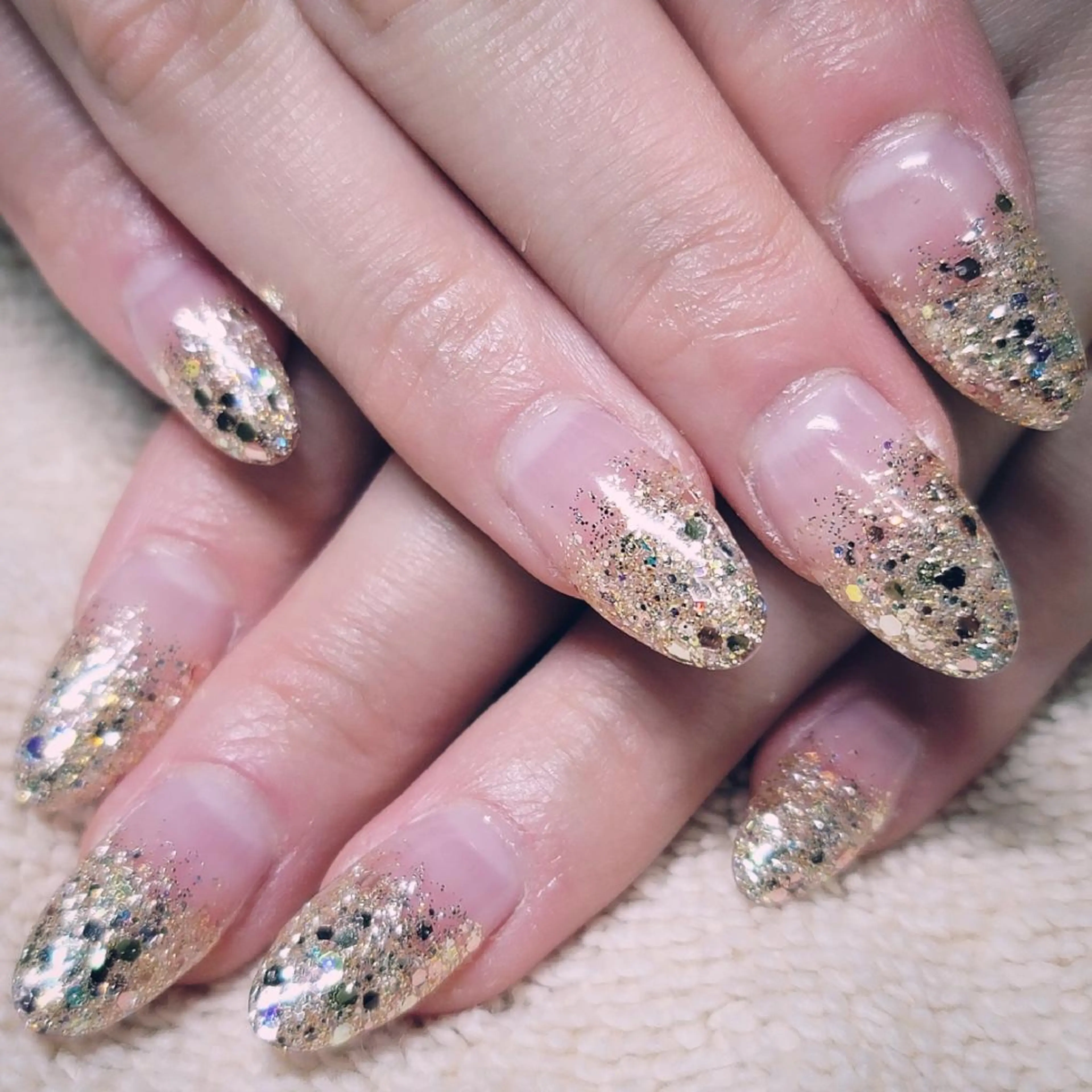 ネイル ゴールド グラデーション ラメ(グリッター) ハンドネイル よしだ ひろきのネイルデザイン