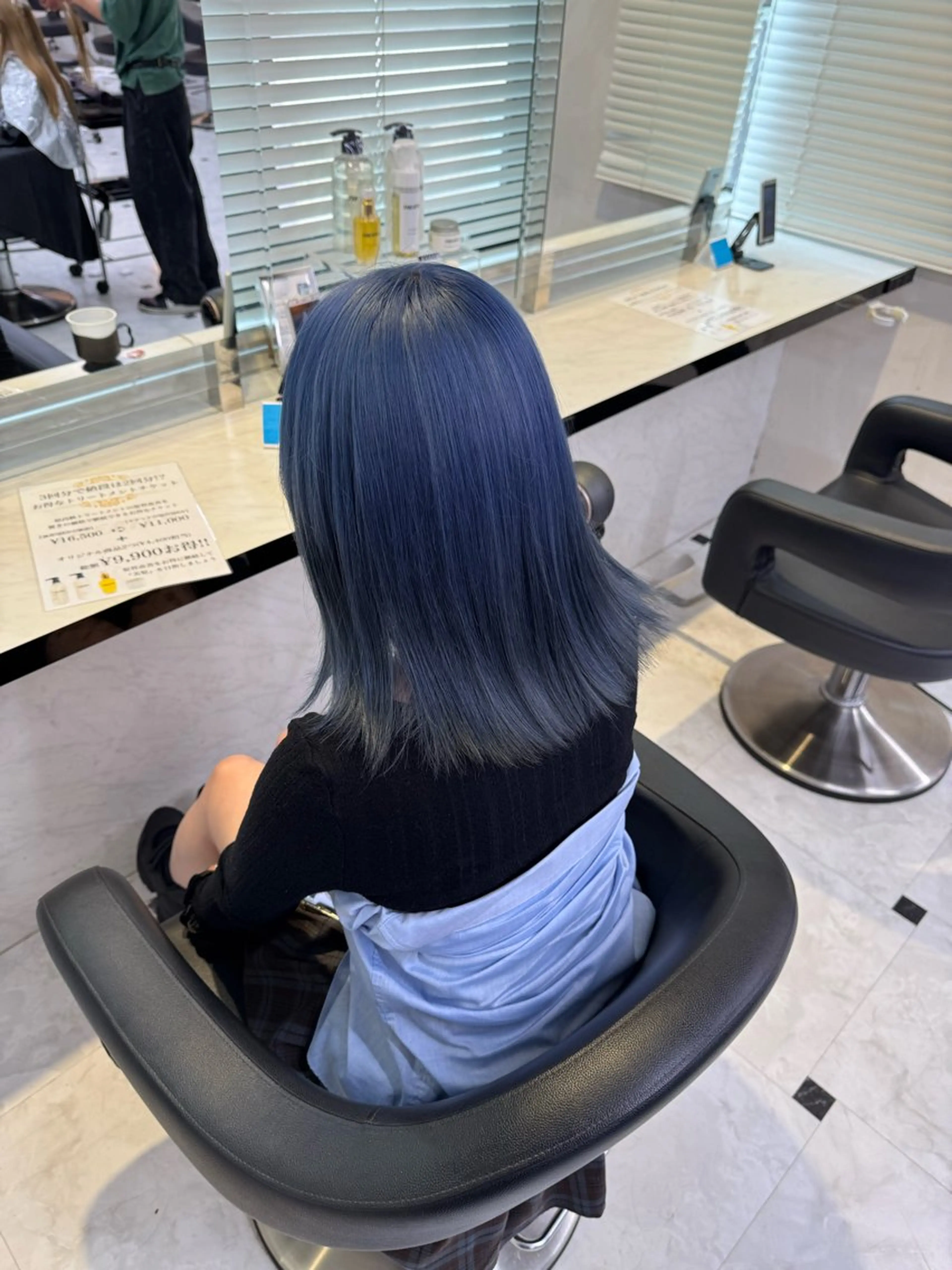 セミロング カラー ヘアアレンジ ブリーチ ケアブリーチ ヘアカラー 🥀レイヤー×ハイト ーントレンドヘア🥀のヘアスタイル