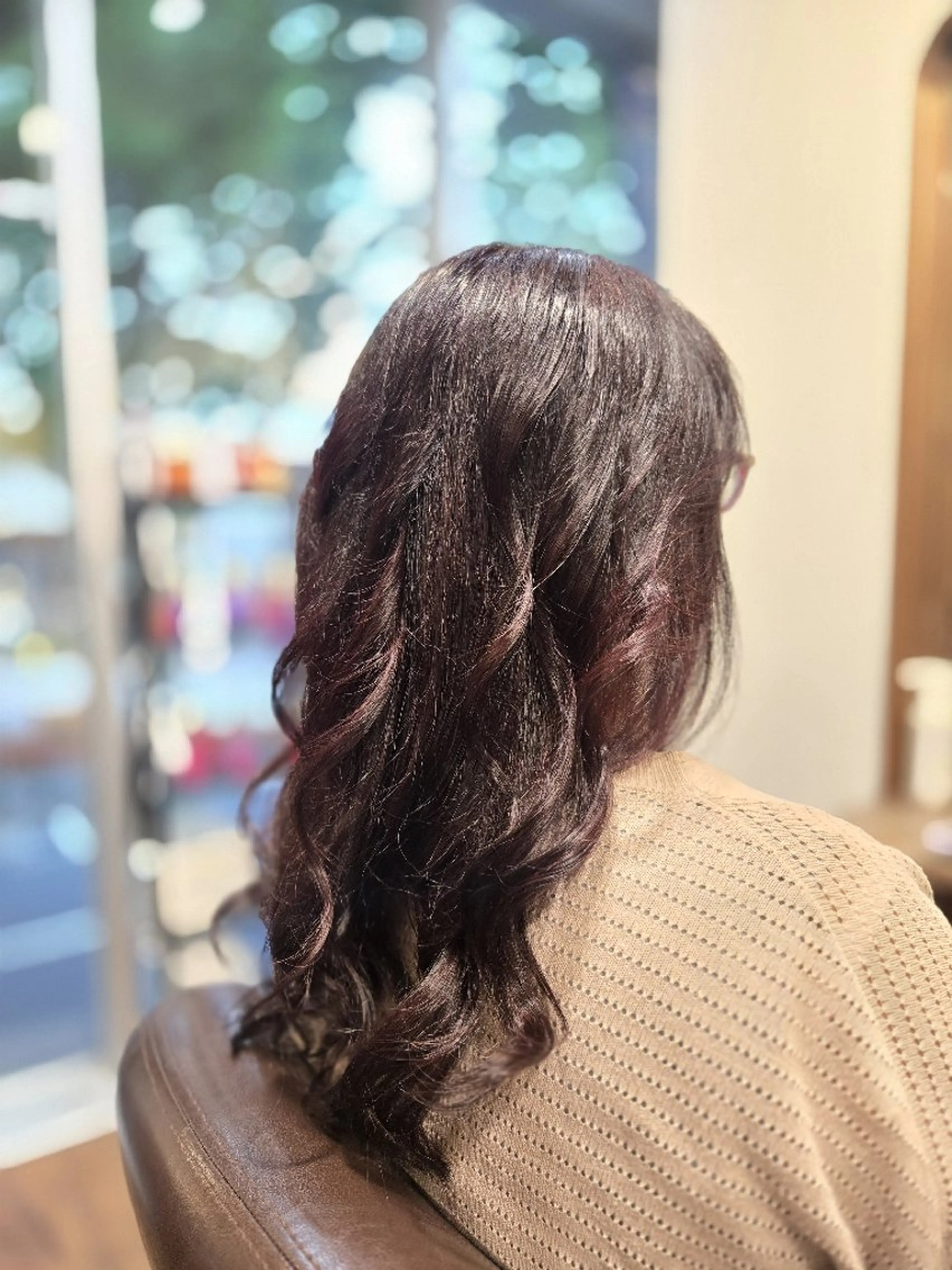 カラー セミロング ボルドーカラー ヘアカラー 石田 和奏のヘアスタイル