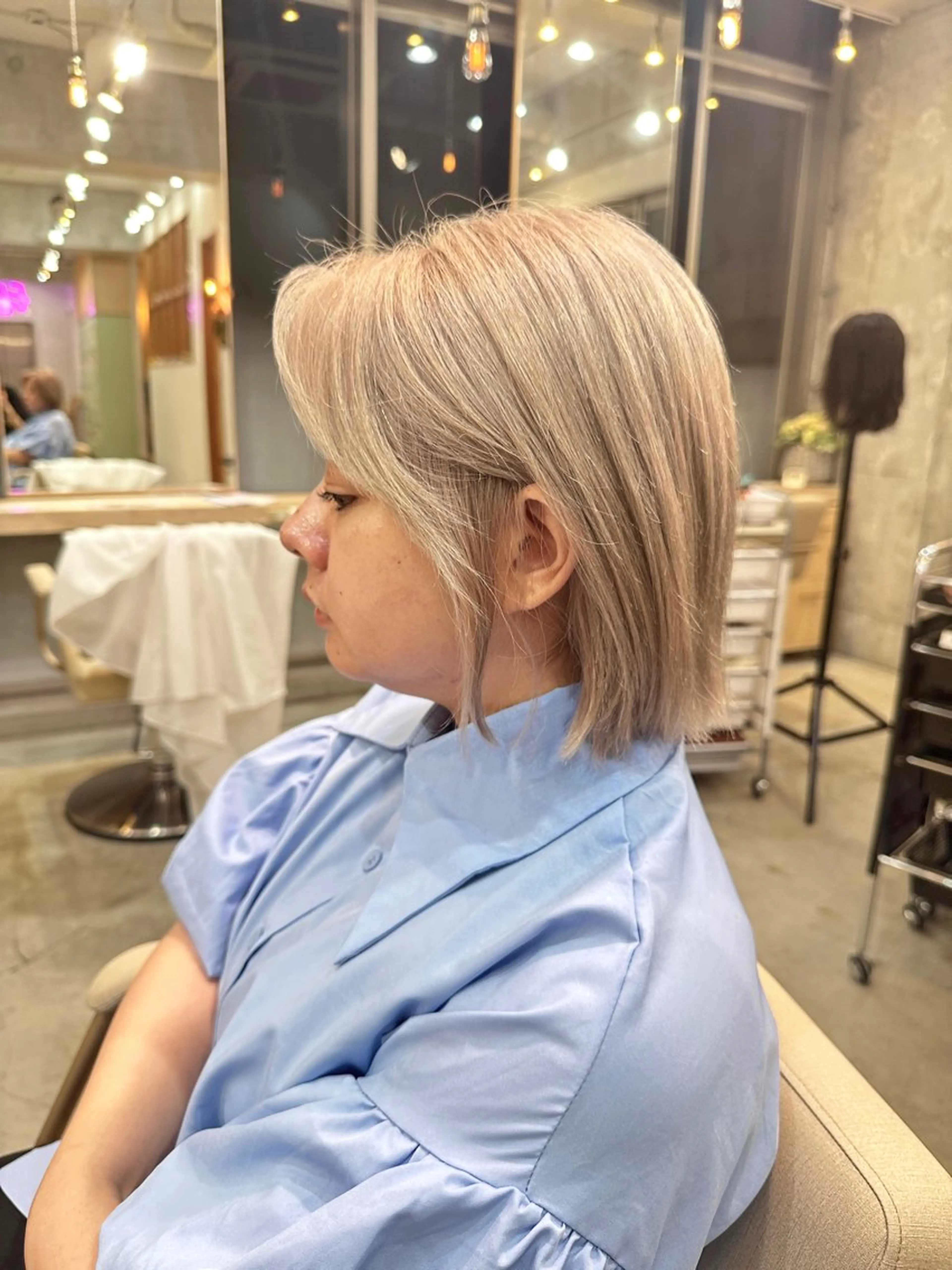 ミディアム カラー ブリーチ ブロンド ハイトーンカラー 新宿ケアブリーチ 稲垣颯太のヘアスタイル