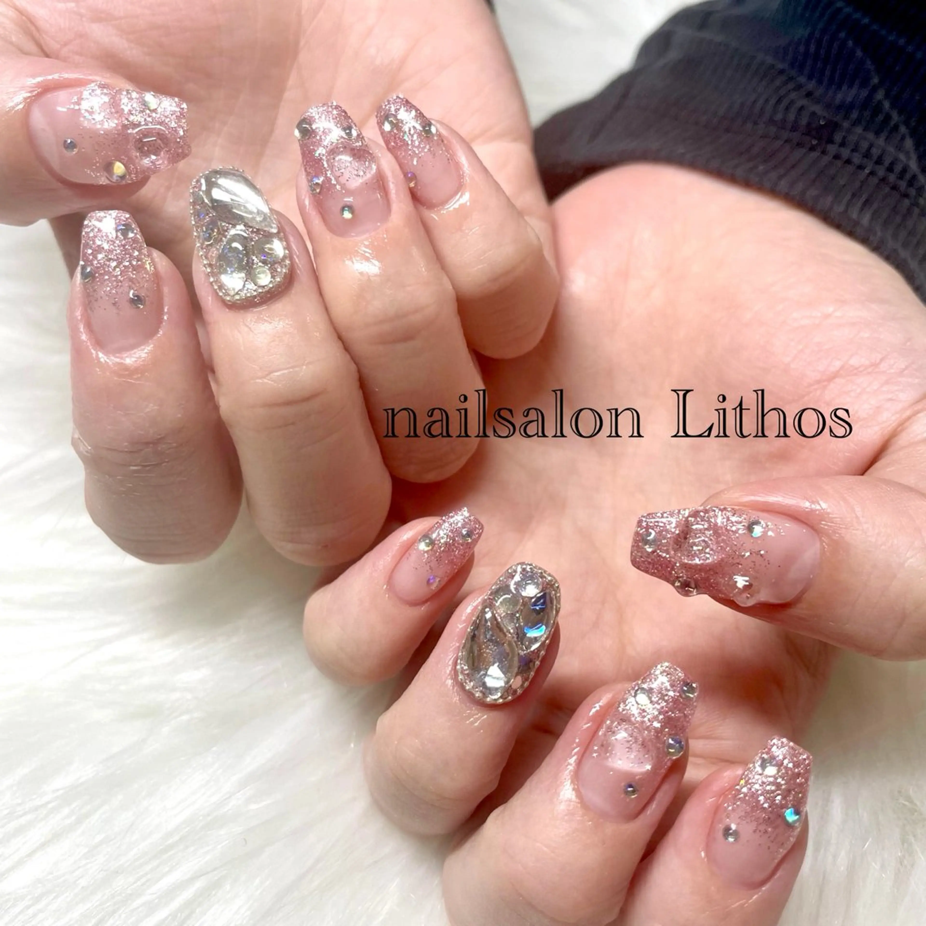 ネイル キラキラネイル ワンホンネイル ハンドネイル nailsalon Lithos所属・nailsalon Recontreのネイルデザイン