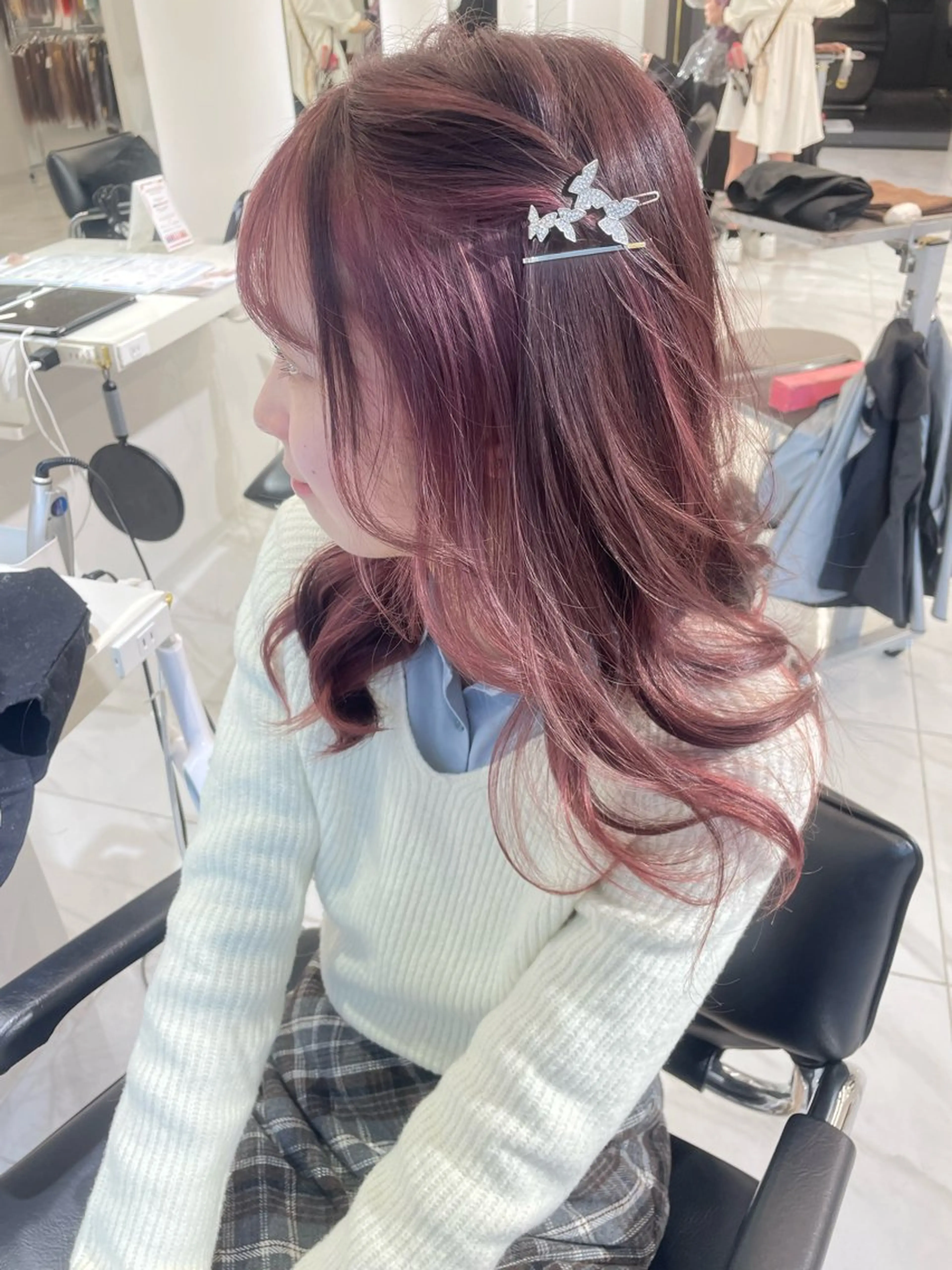 ミディアム カラー ヘアアレンジ インナーカラー ピンクカラー レッドカラー ホワイトピンク ヘアカラー レイヤー/ハイトーン 渋谷/Satsukiのヘアスタイル
