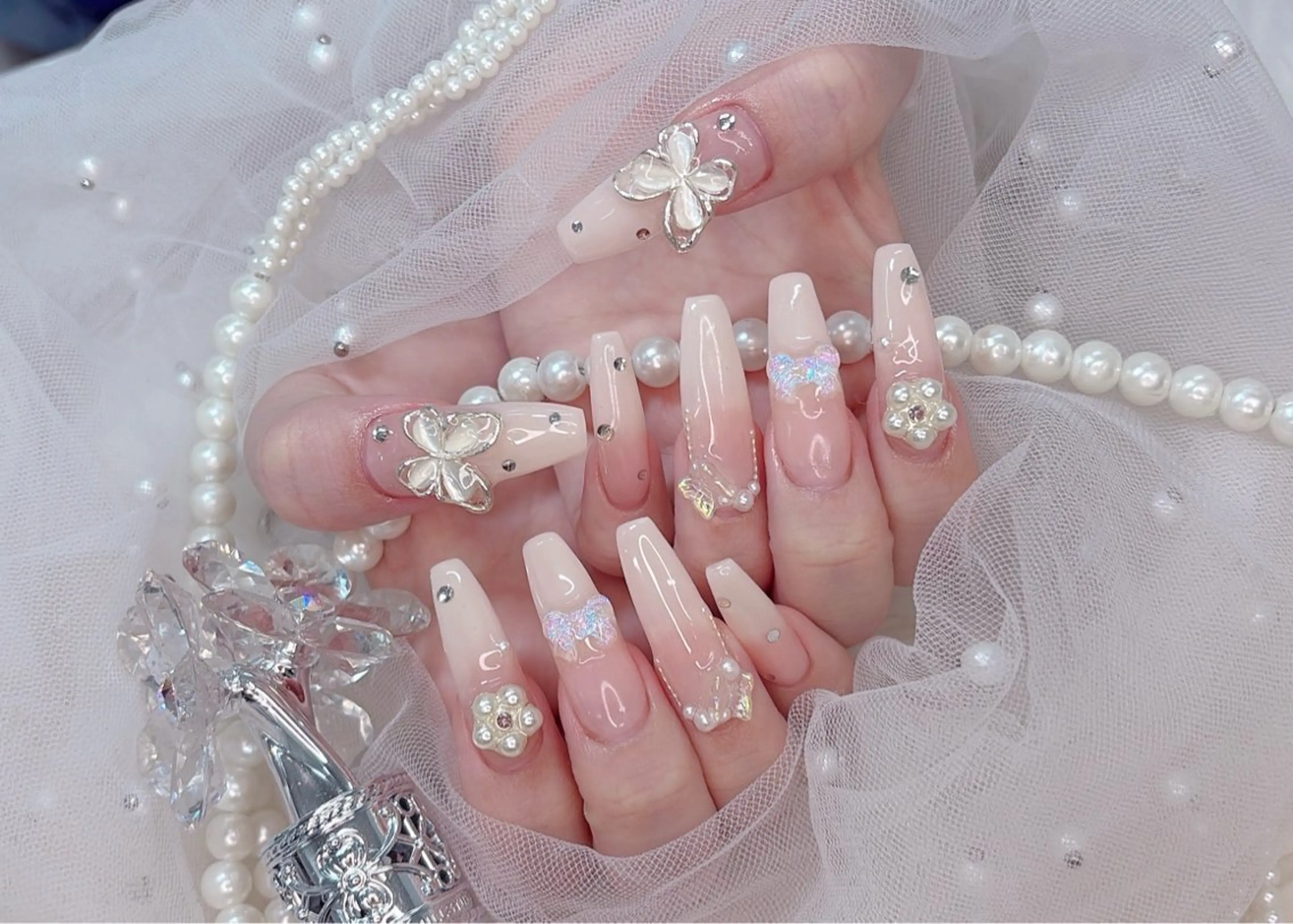 ネイル R nailsalon所属・ナ ナのネイルデザイン