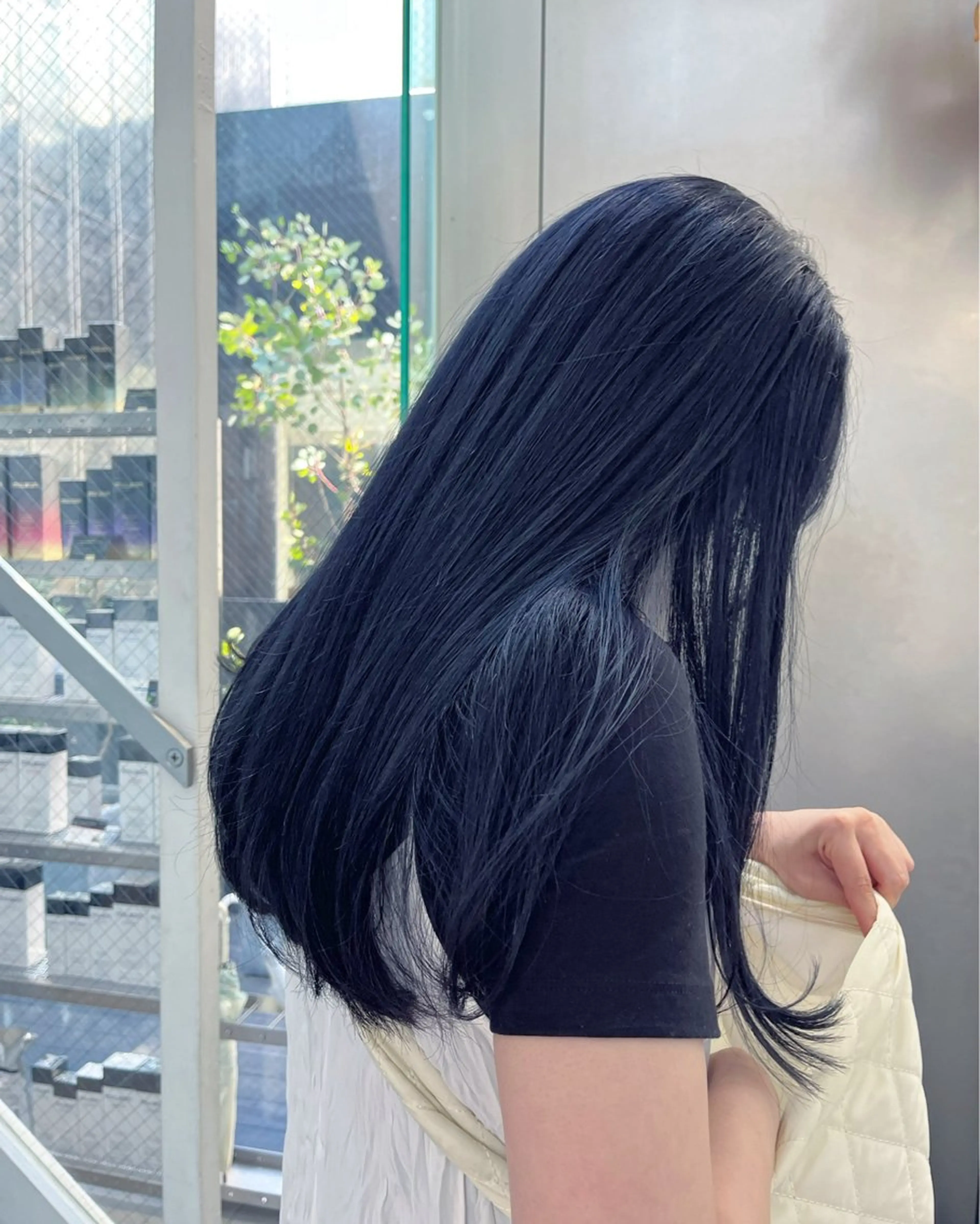 セミロング カラー ブリーチ ケアブリーチ レイヤーカット カット ヘアカラー トリートメント ケアブリーチ レイヤーカットのヘアスタイル