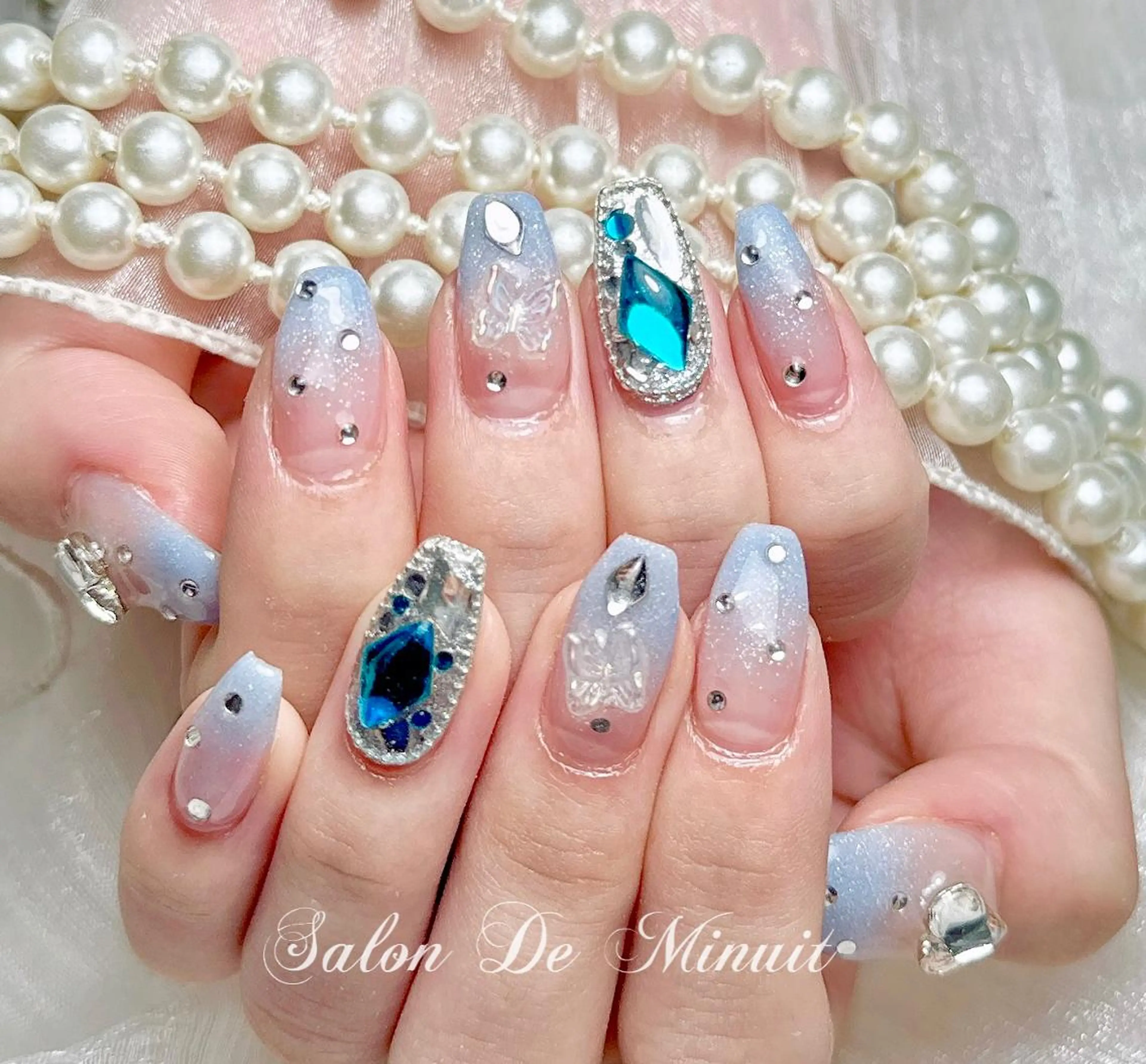 ネイル Salon de Minuit🦩のネイルデザイン