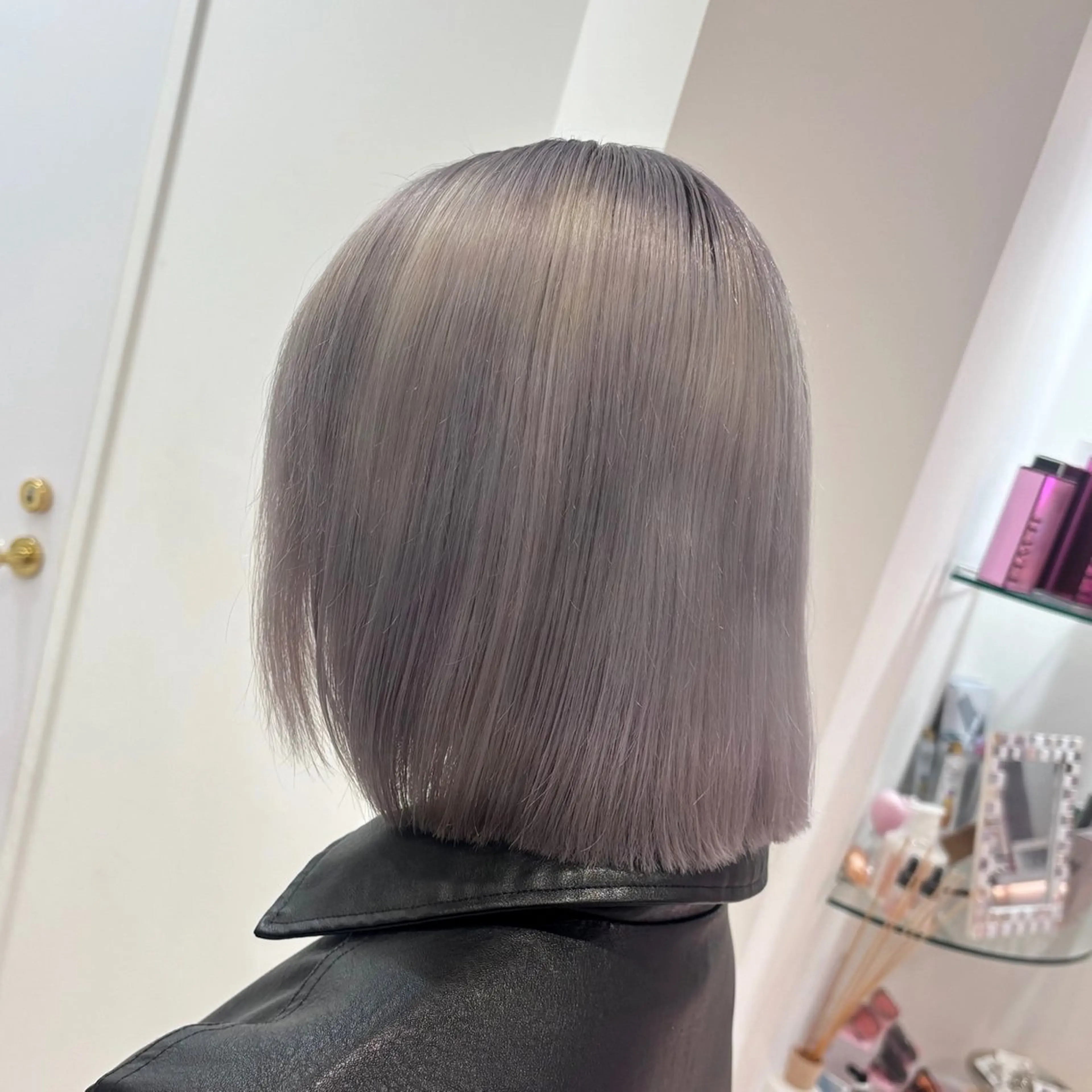 ミディアム カラー ブリーチ ハイトーンカラー ボブ Ayu🍯/名駅/ブ リーチカラー/ヘアメのヘアスタイル