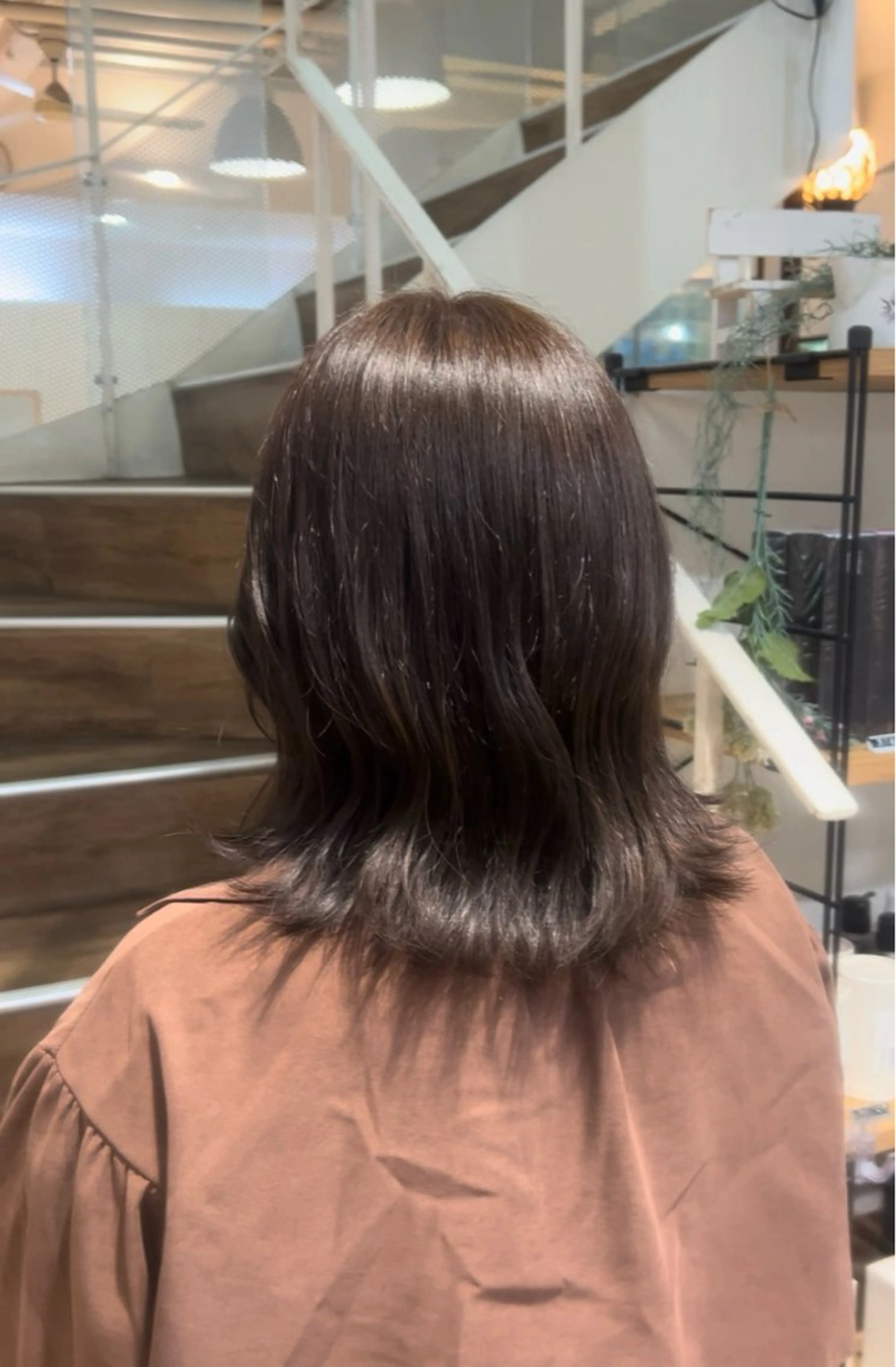 ミディアム カラー カット ヘアカラー トリートメント 石野 友唯のヘアスタイル