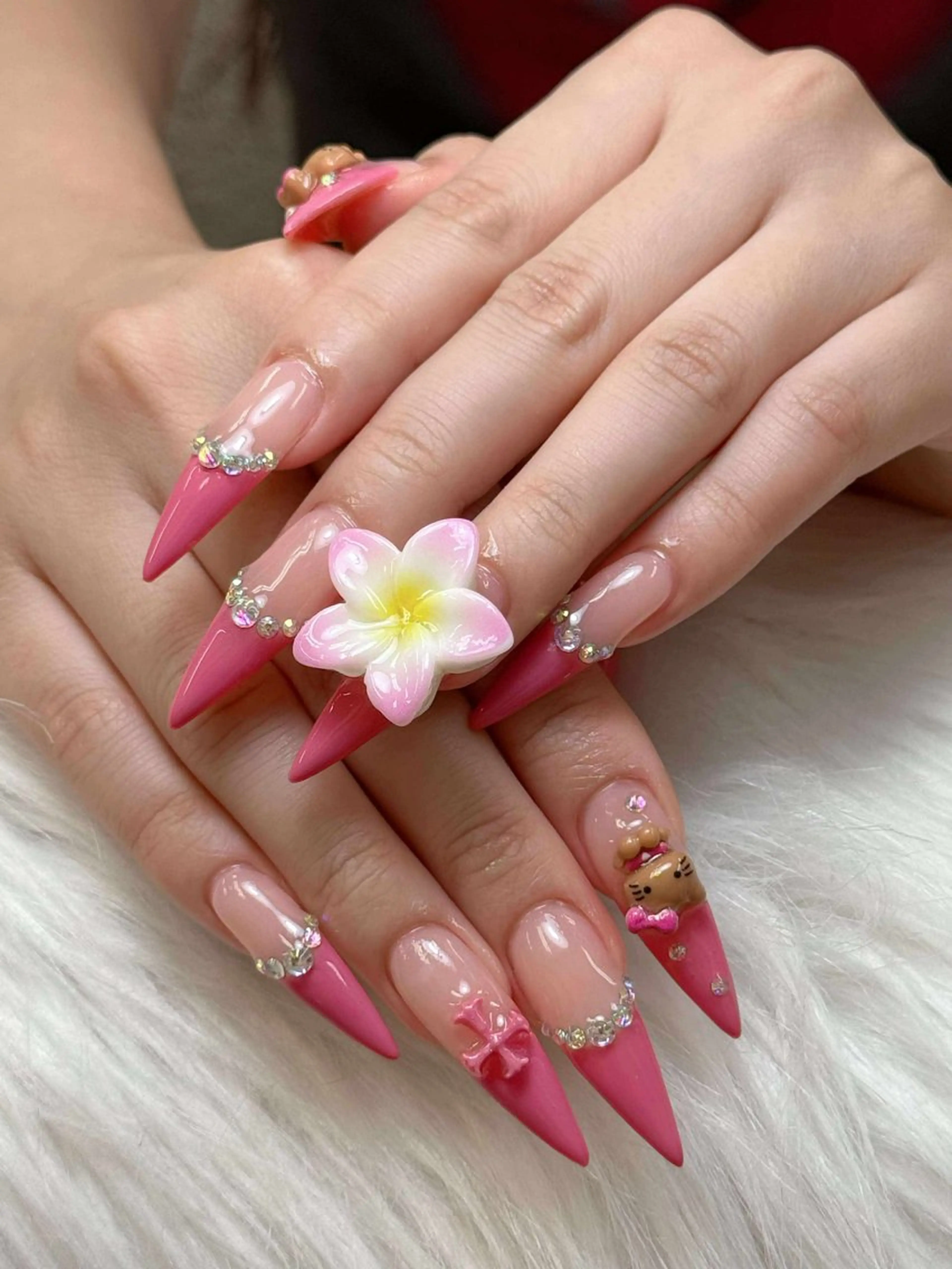 ネイル チークネイル ハート ホログラムネイル ミラーネイル ニュアンスネイル ハンドネイル Nie Nail Salon所属・Nie Nail Shinokuboのネイルデザイン