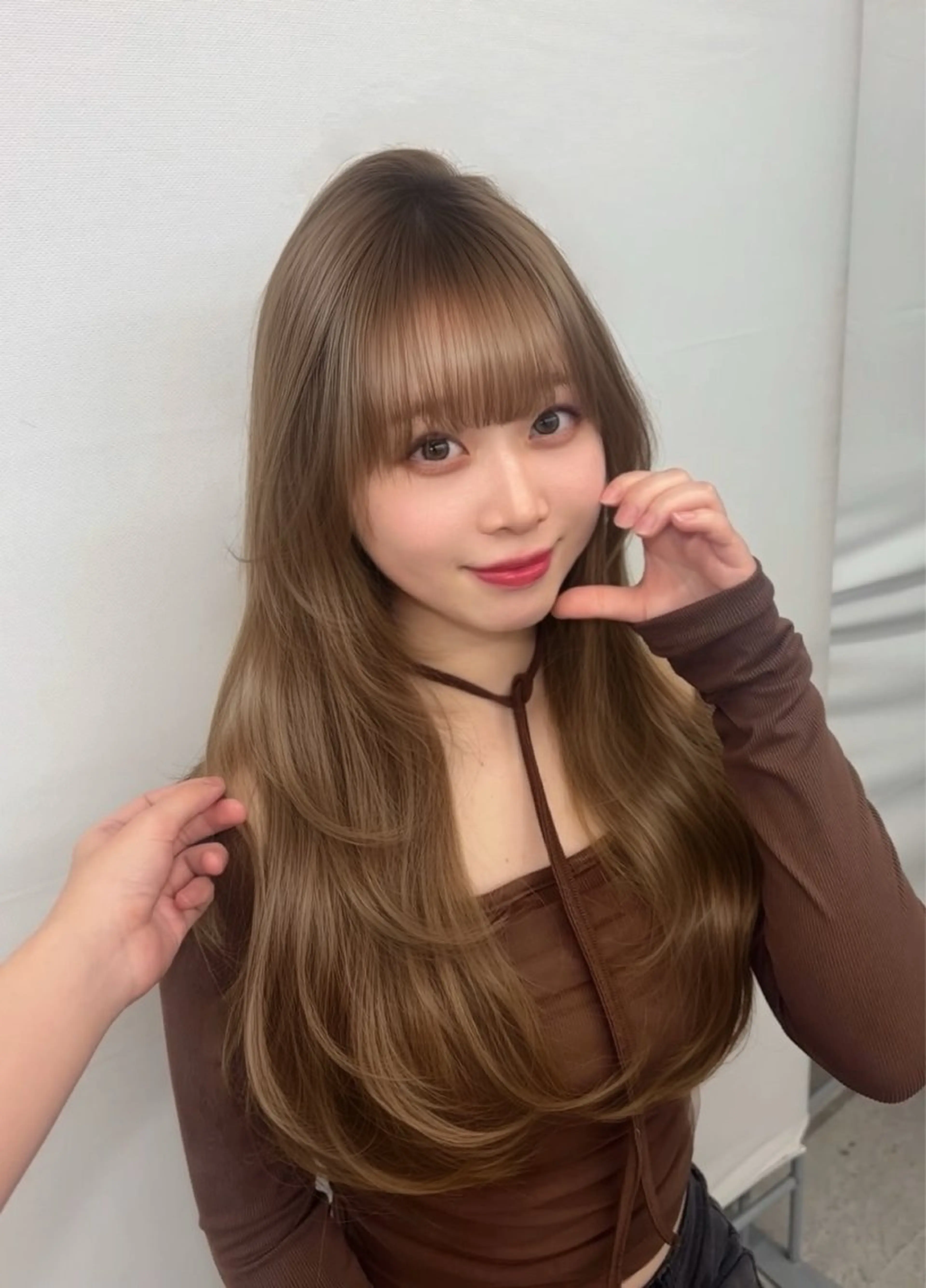 ロング ヘアカラー 三浦 若奈のヘアスタイル