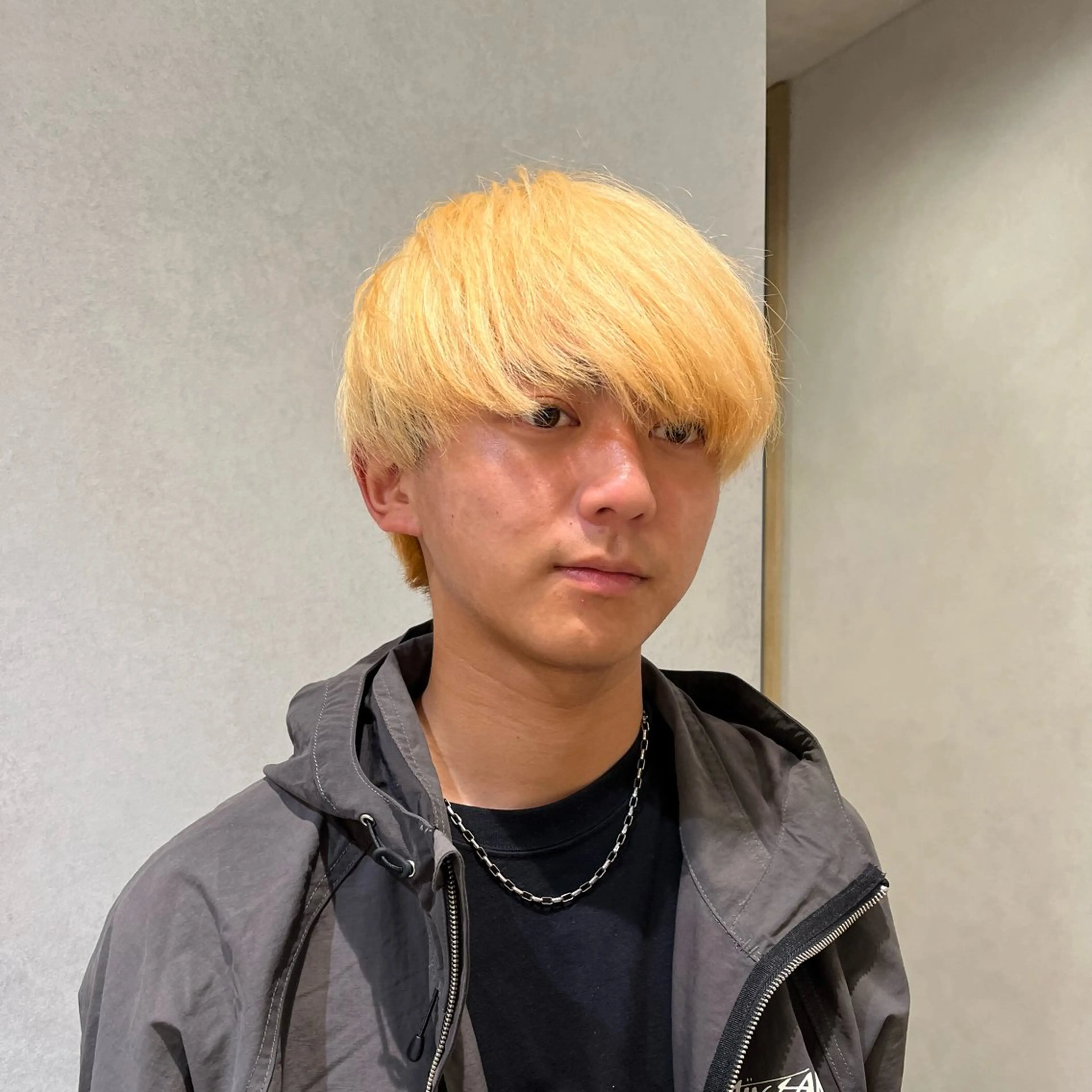 ショート カラー メンズ メンズブリーチ メンズパーマ ブリーチ 抜きっぱなしブロンド ヘアカラー メンズ/レディース/ パーマ 村松蒼真のヘアスタイル