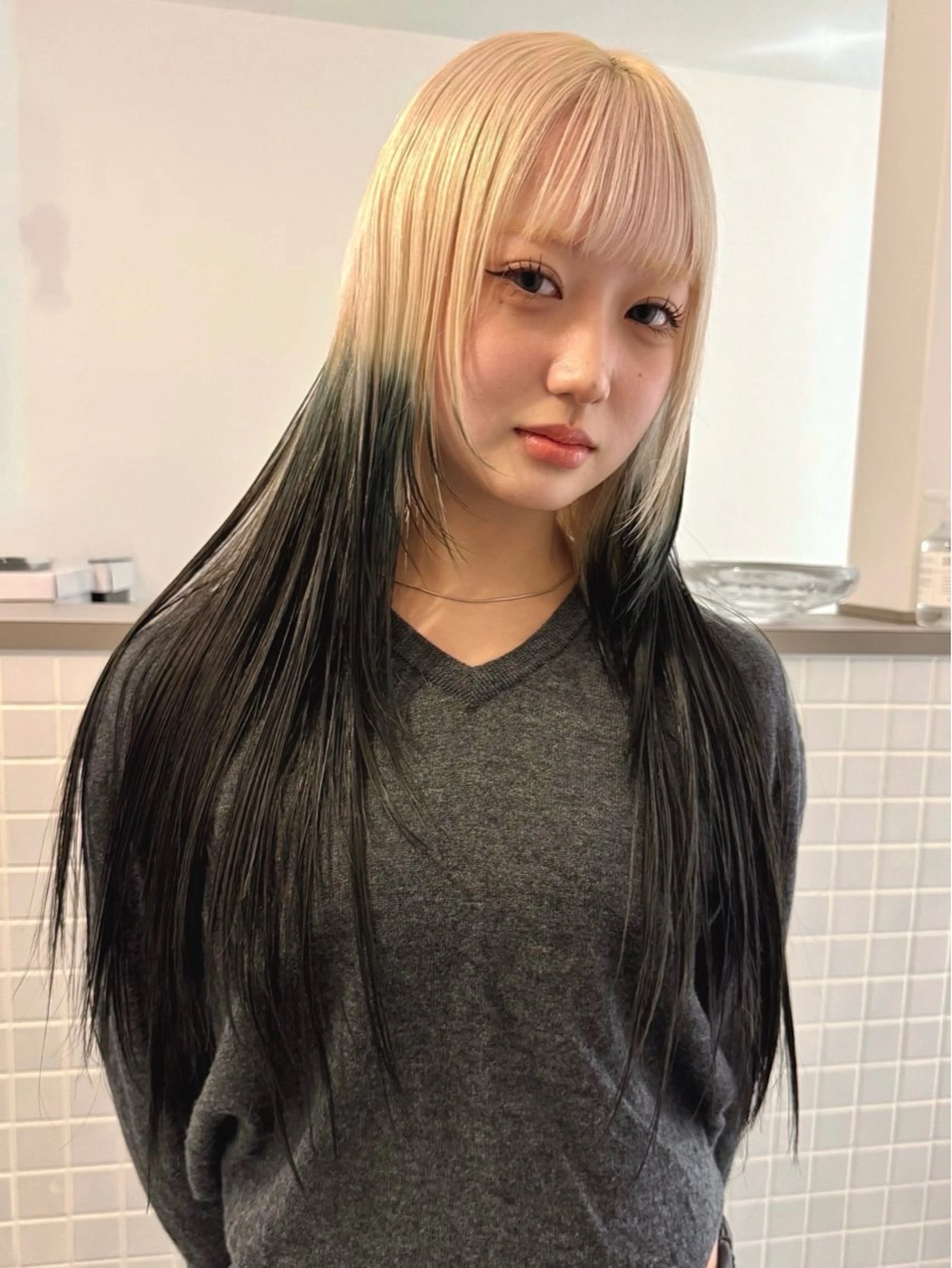 ロング カラー ブリーチ デザインカラー ロング カット ヘアカラー トリートメント ブリーチ/似合わせ Kaito🦕/栄のヘアスタイル