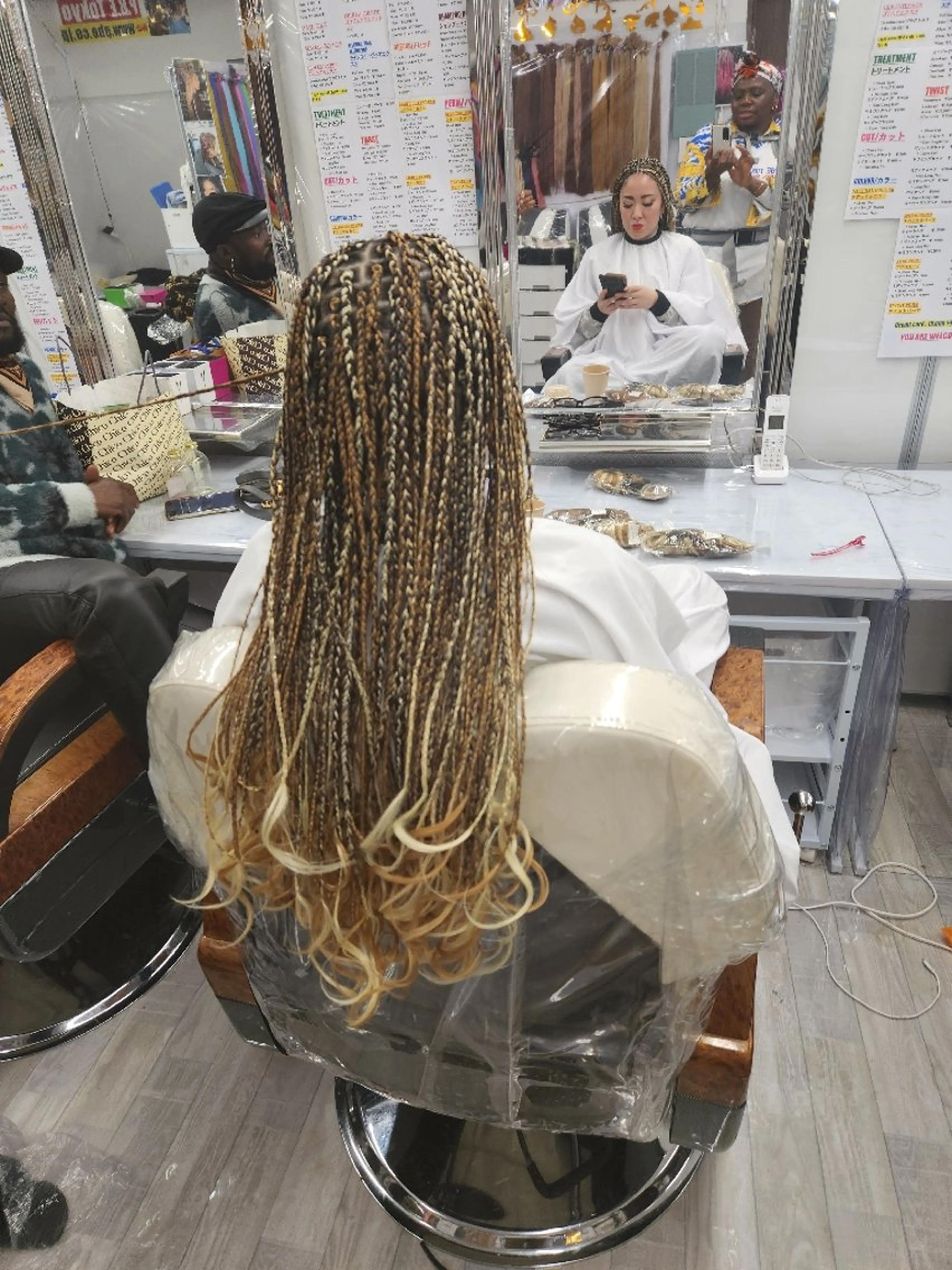  渡辺 マリのヘアスタイル
