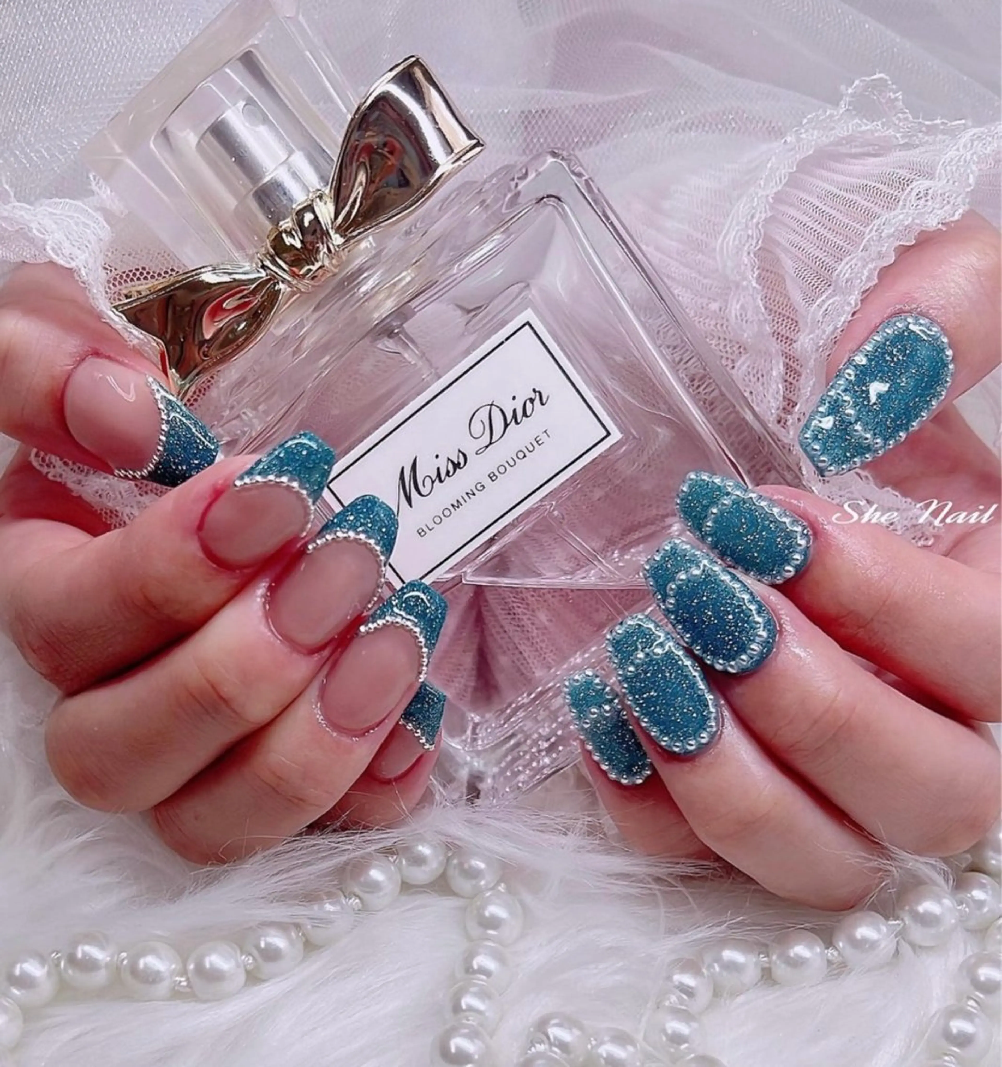 ネイル チークネイル 長さ出し フレンチネイル マグネットネイル 持ち込み ハンドネイル She_nail所属・ELSA_ Bellaのネイルデザイン