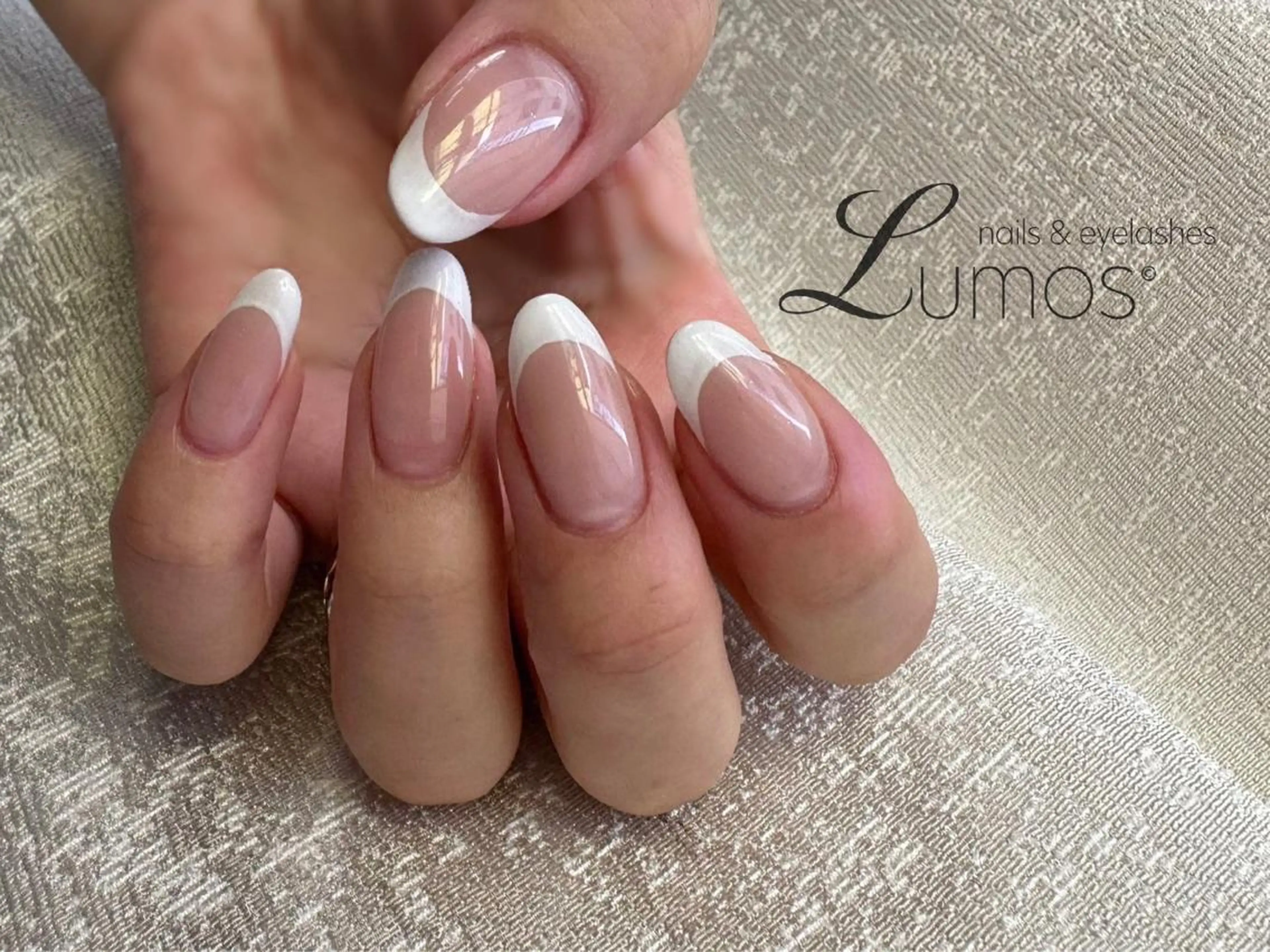 ネイル 桜ネイル フレンチネイル ホワイト ハンドネイル Lumos/nail &eyelashes桜川店所属・Lumos Annのネイルデザイン