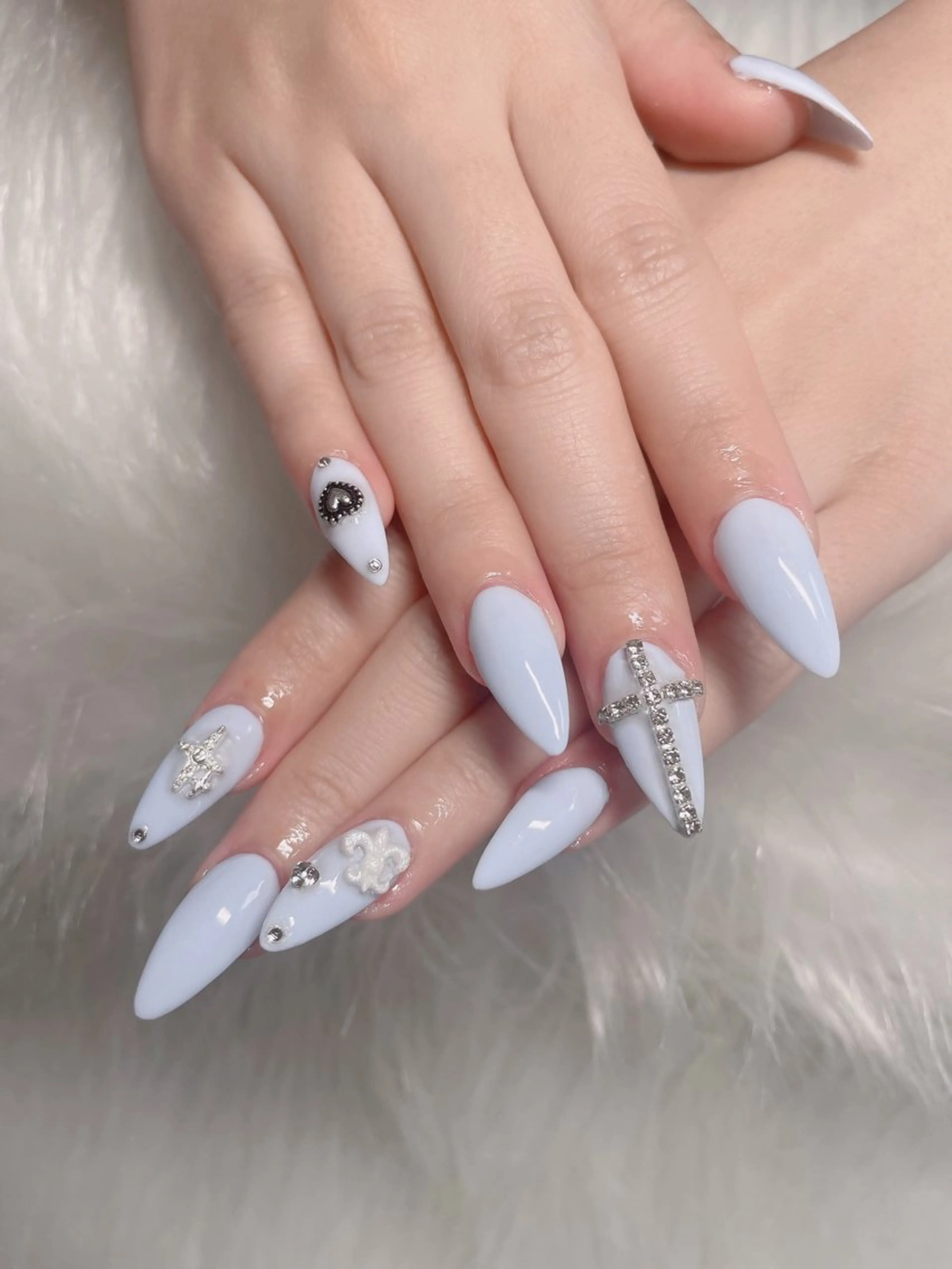 ネイル ストーンネイル ハンドネイル Hin  Nail所属・Hin Nail Salonのネイルデザイン