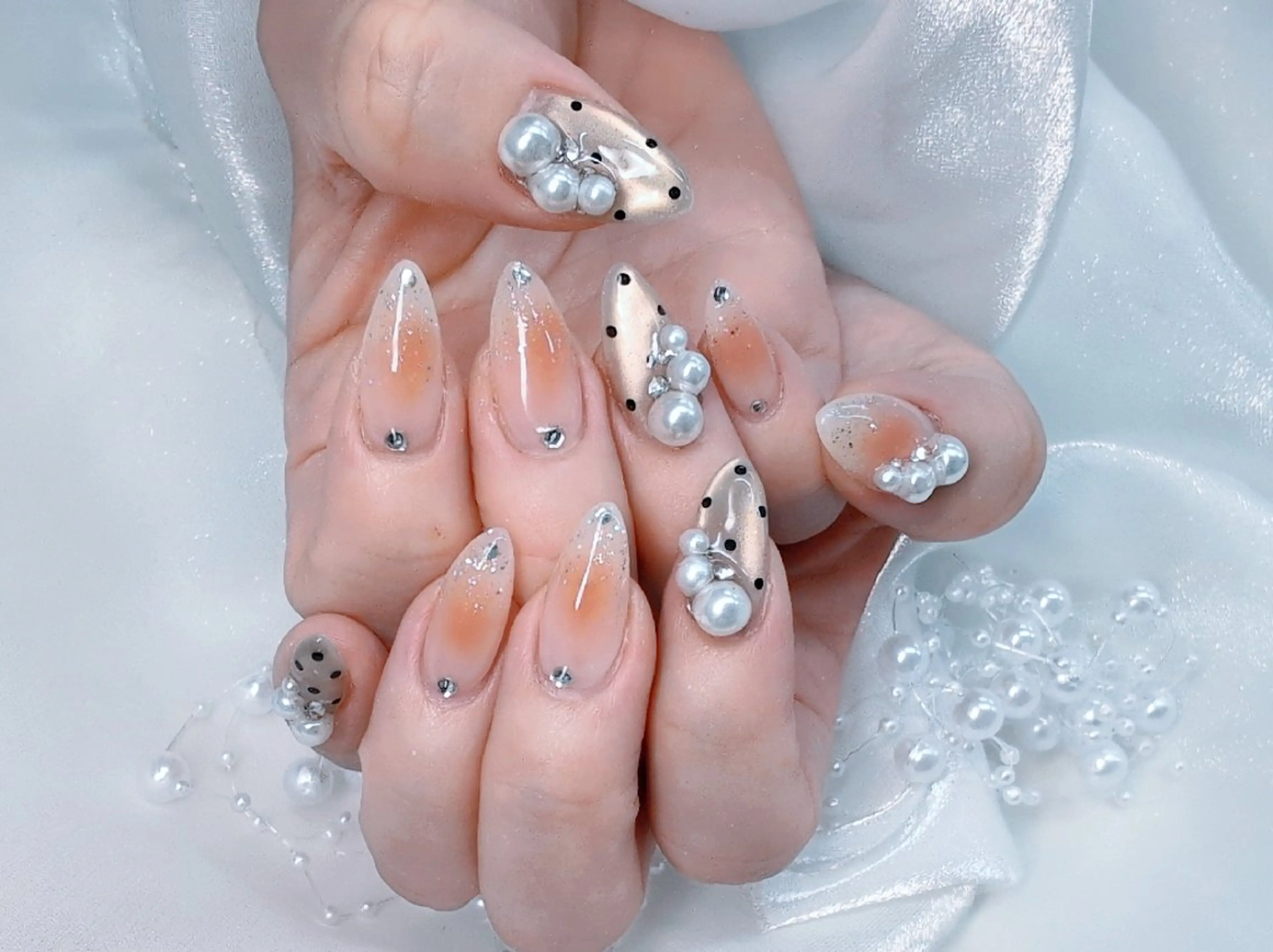 ネイル フラッシュネイル フレンチネイル キラキラネイル ラメ(グリッター) マグネットネイル Chouette Nailのネイルデザイン