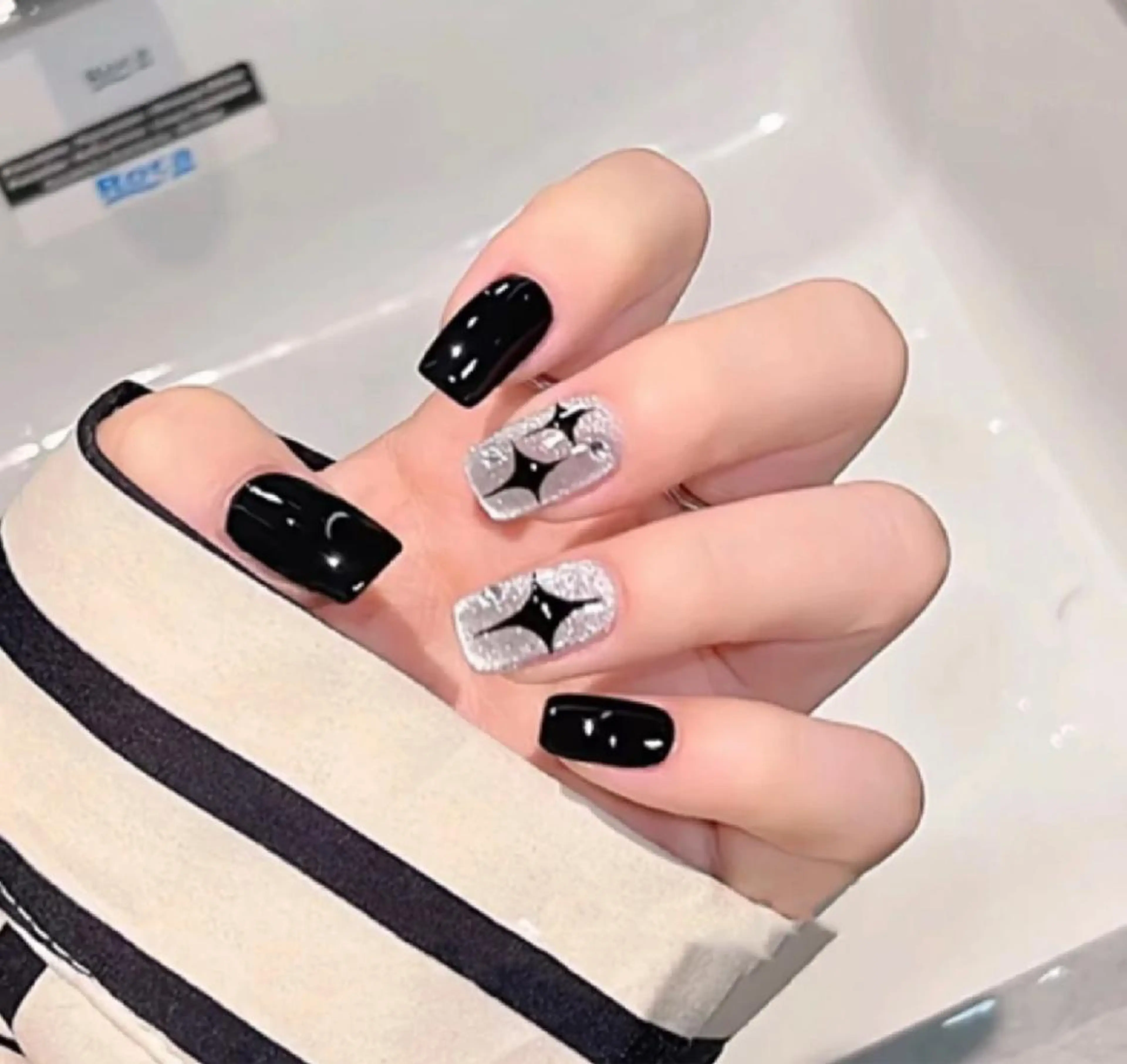 ネイル ハンドネイル ハンドケア 🤩 Yuliaユリアのネイルデザイン
