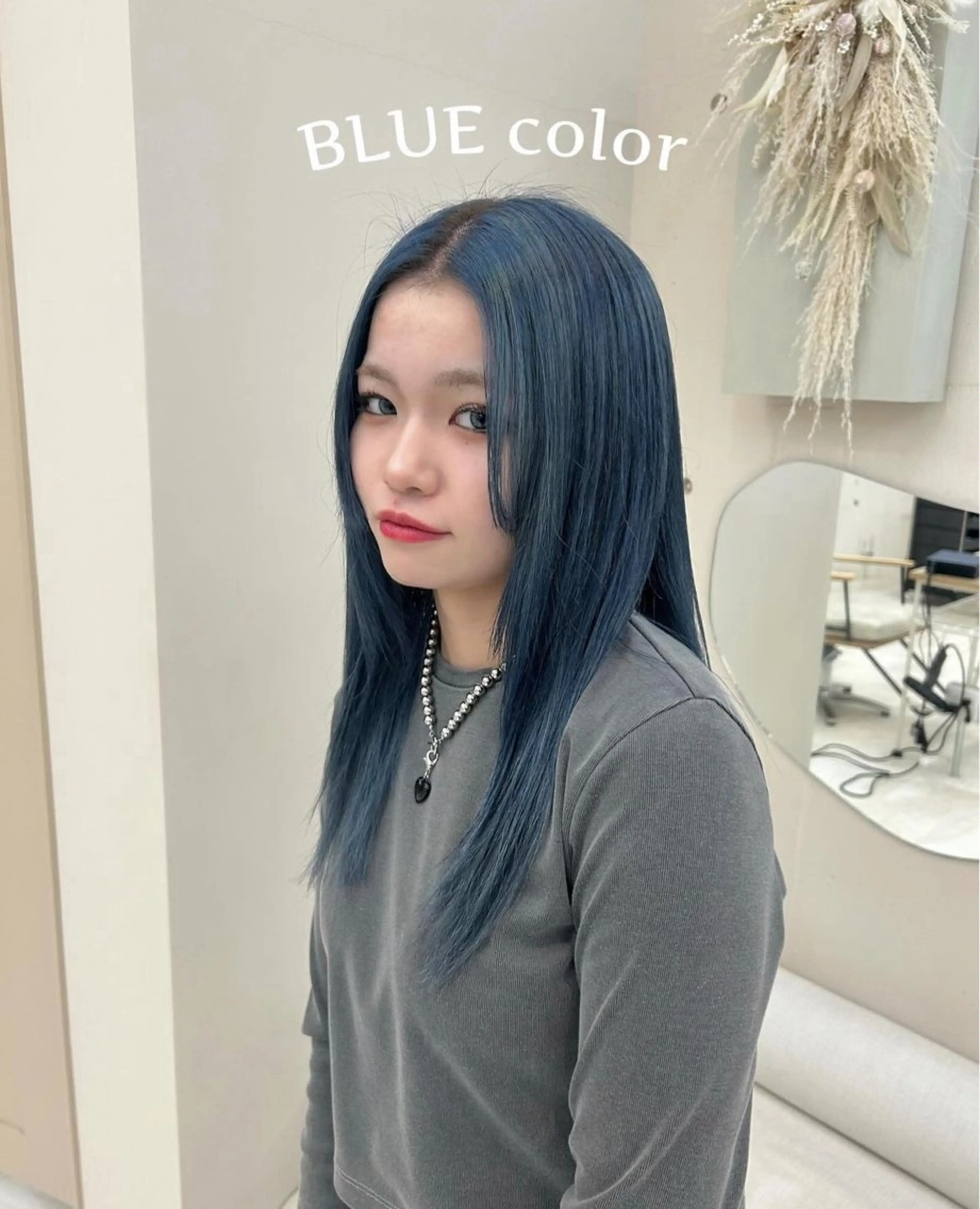 セミロング monaヘアアレンジ /ハイトーンのヘアスタイル