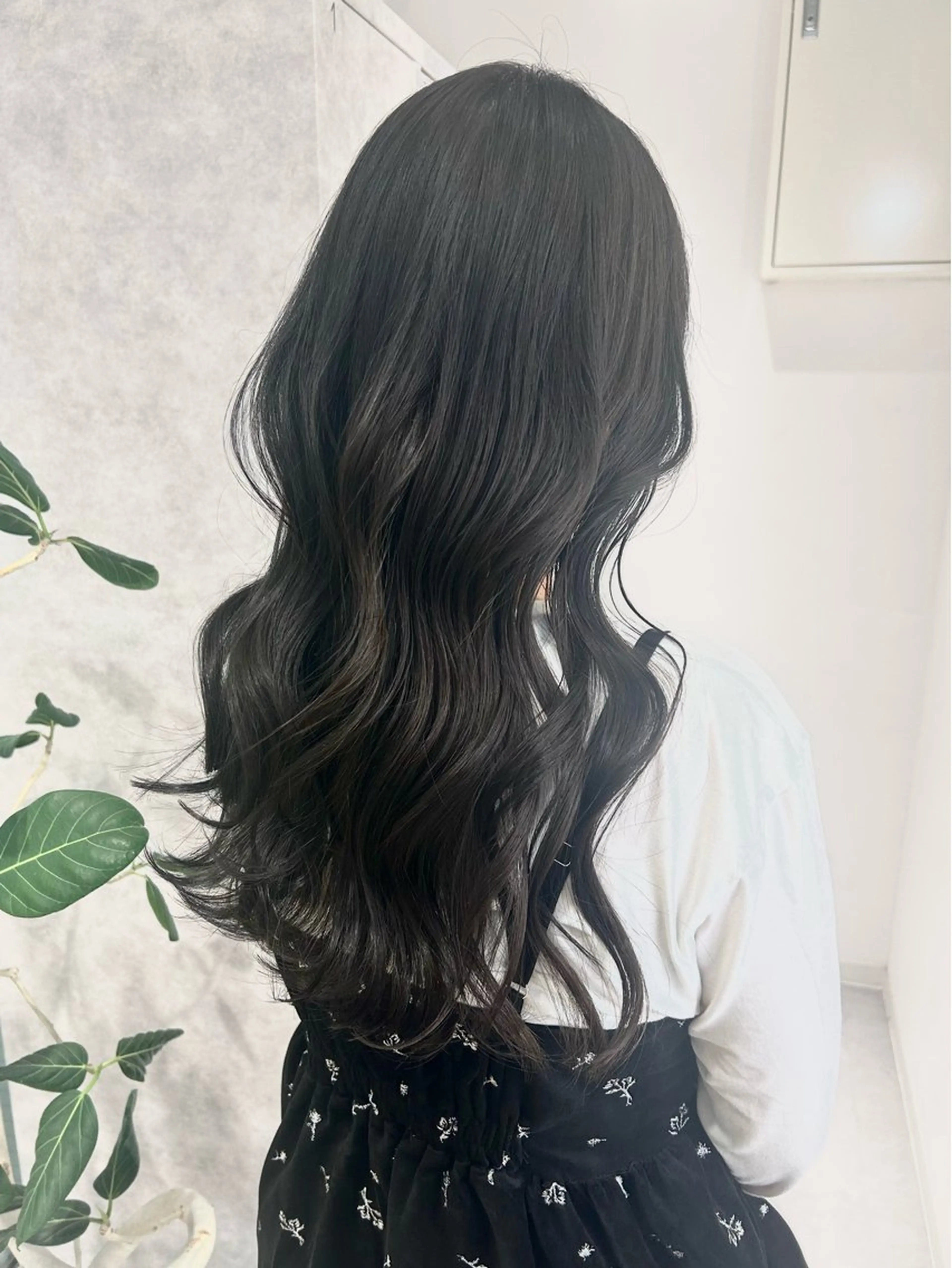 ロング Nana/透けカラー ×似合わせカットのヘアスタイル