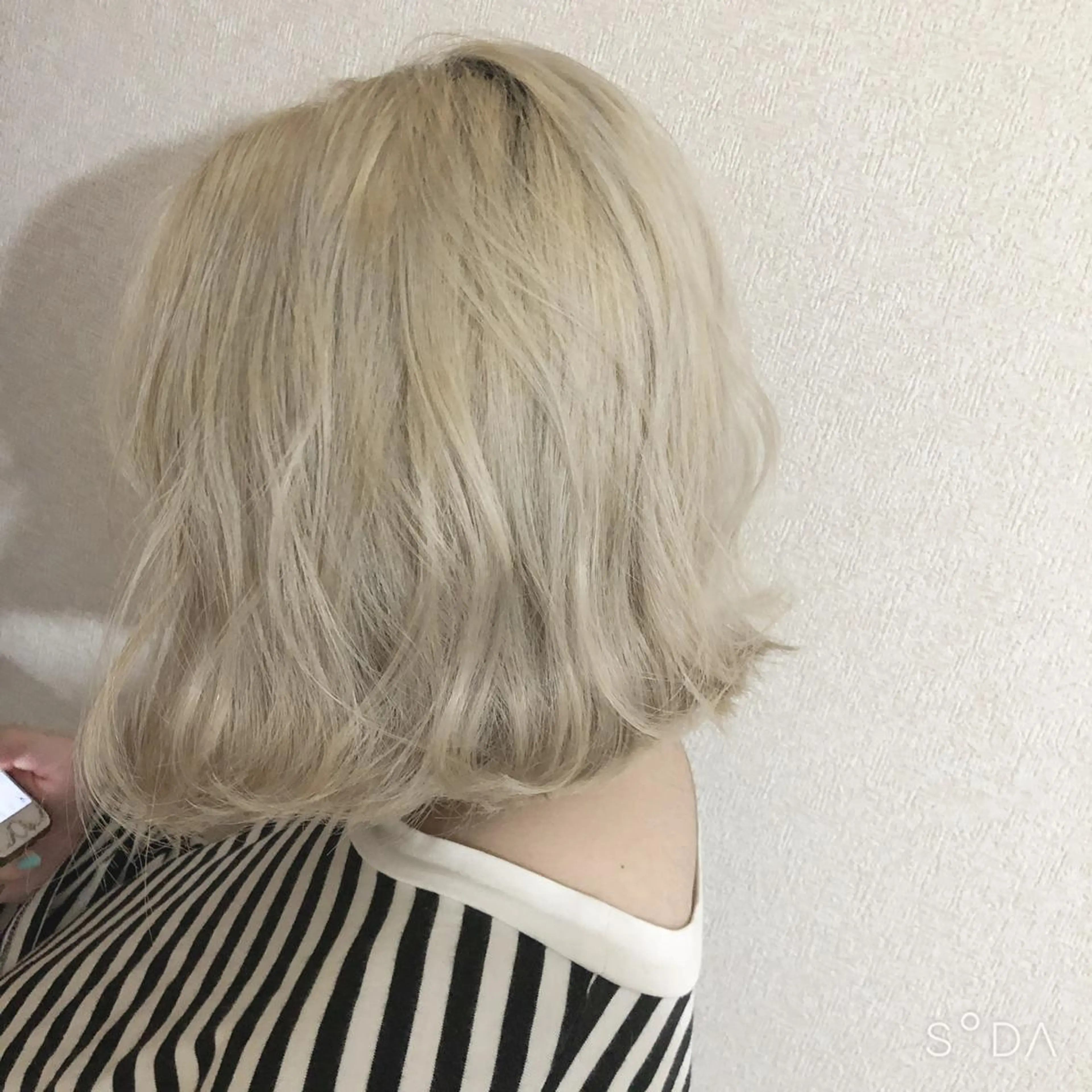 ミディアム カラー バレイヤージュ ベージュカラー ブリーチ ブロンド デザインカラー 韓国風/オシャレ /縮毛矯正/滝口琴未のヘアスタイル