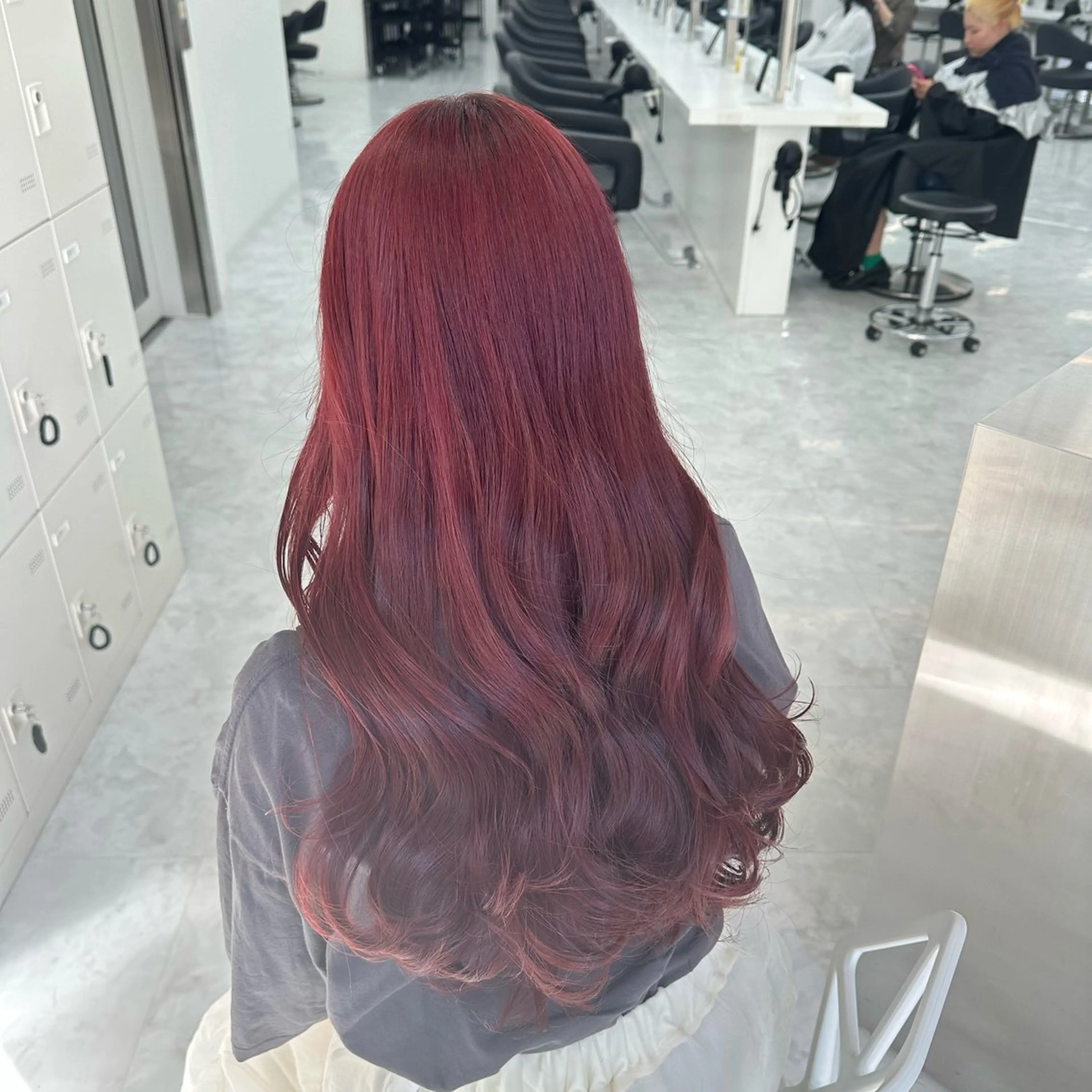 セミロング カラー ケアブリーチ 韓国レイヤーKYONのヘアスタイル
