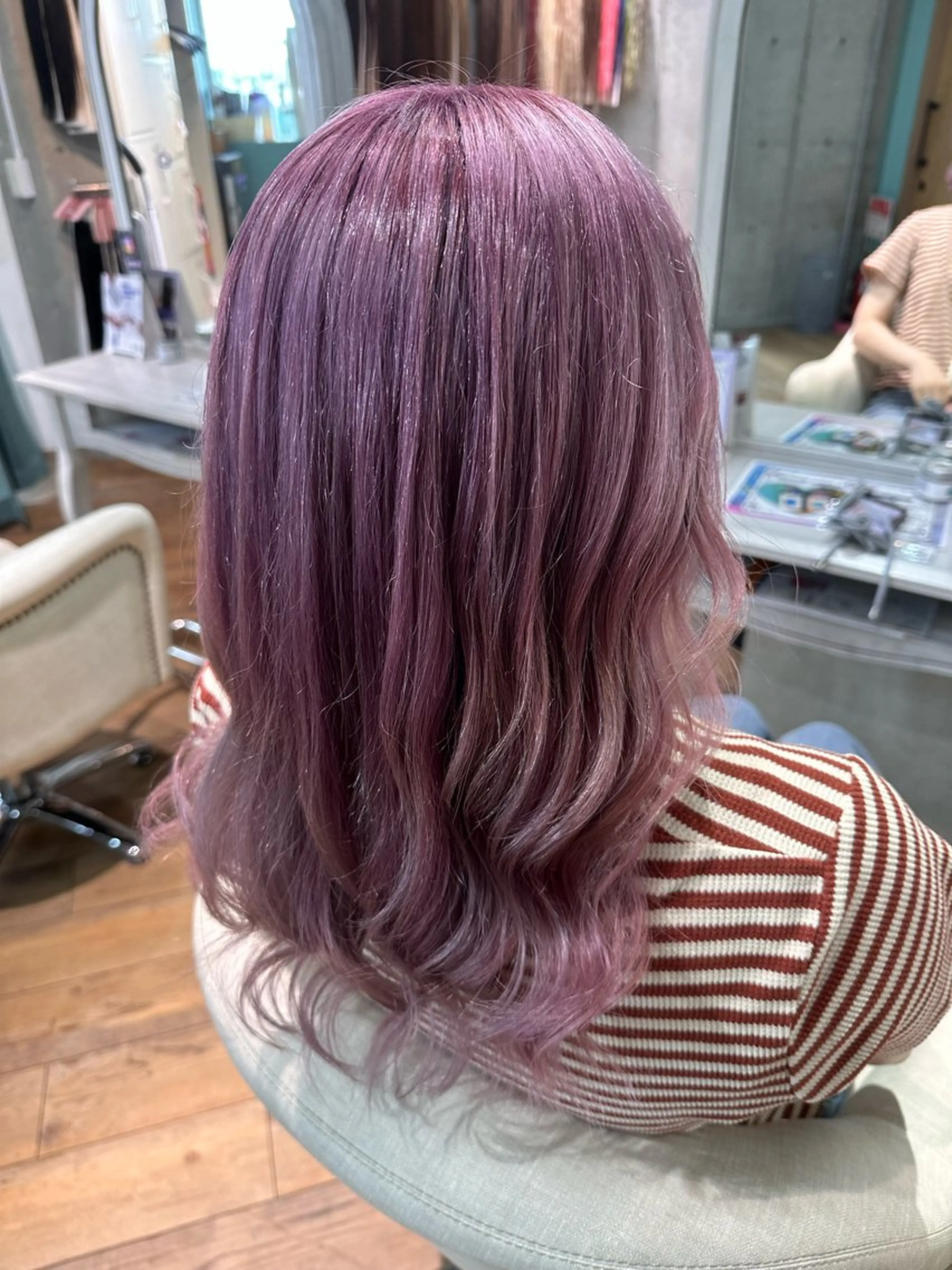 ミディアム カラー ブリーチ ケアブリーチ ハイトーンカラー ピンクカラー ピンクパープル ヘアカラー トリートメント 🧸プルエクステ❤︎ ネイルKAO🧸のヘアスタイル