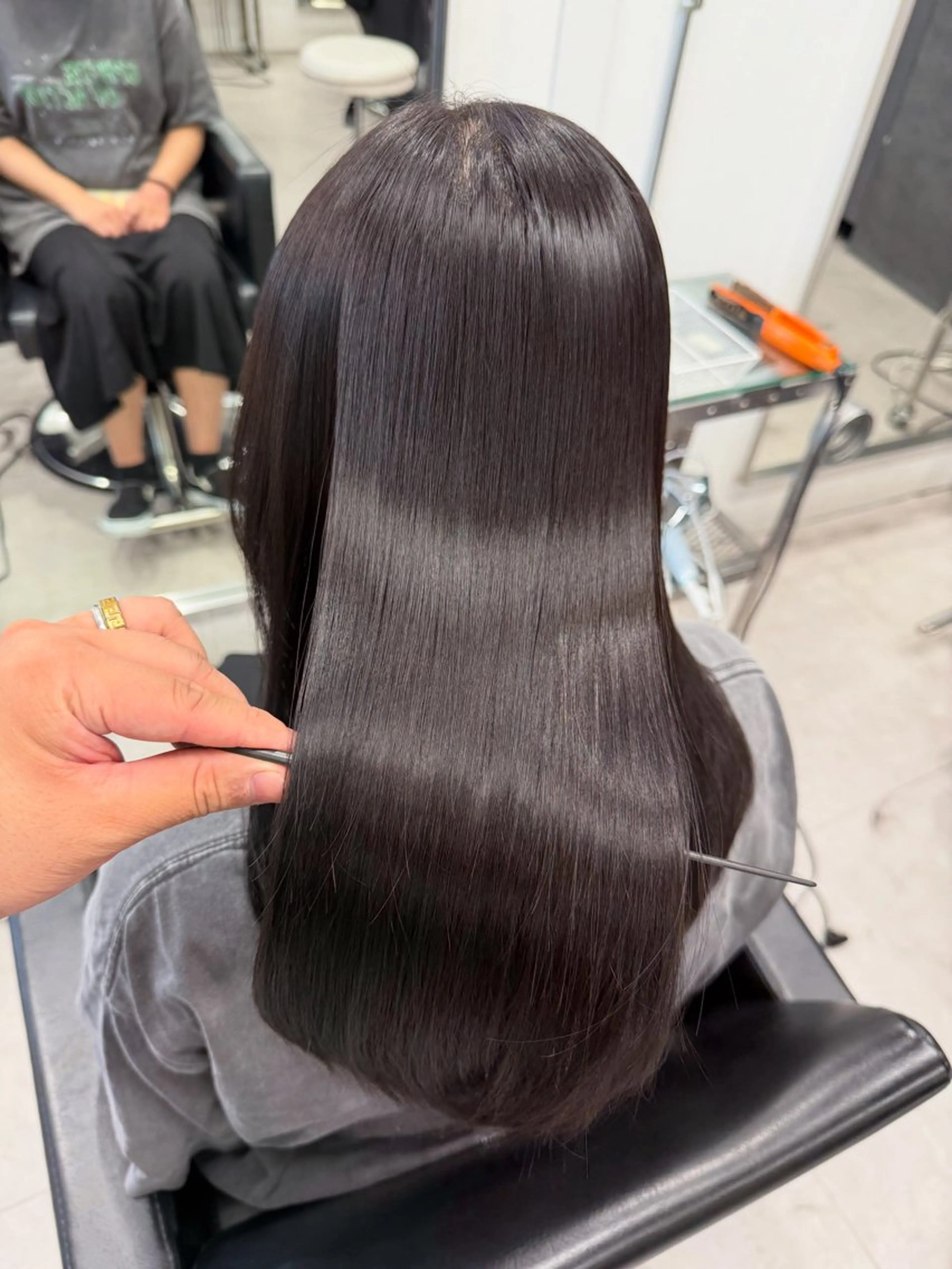 カット＋最高峰カラー＋縮毛矯正＋髪質改善トリートメントの写真