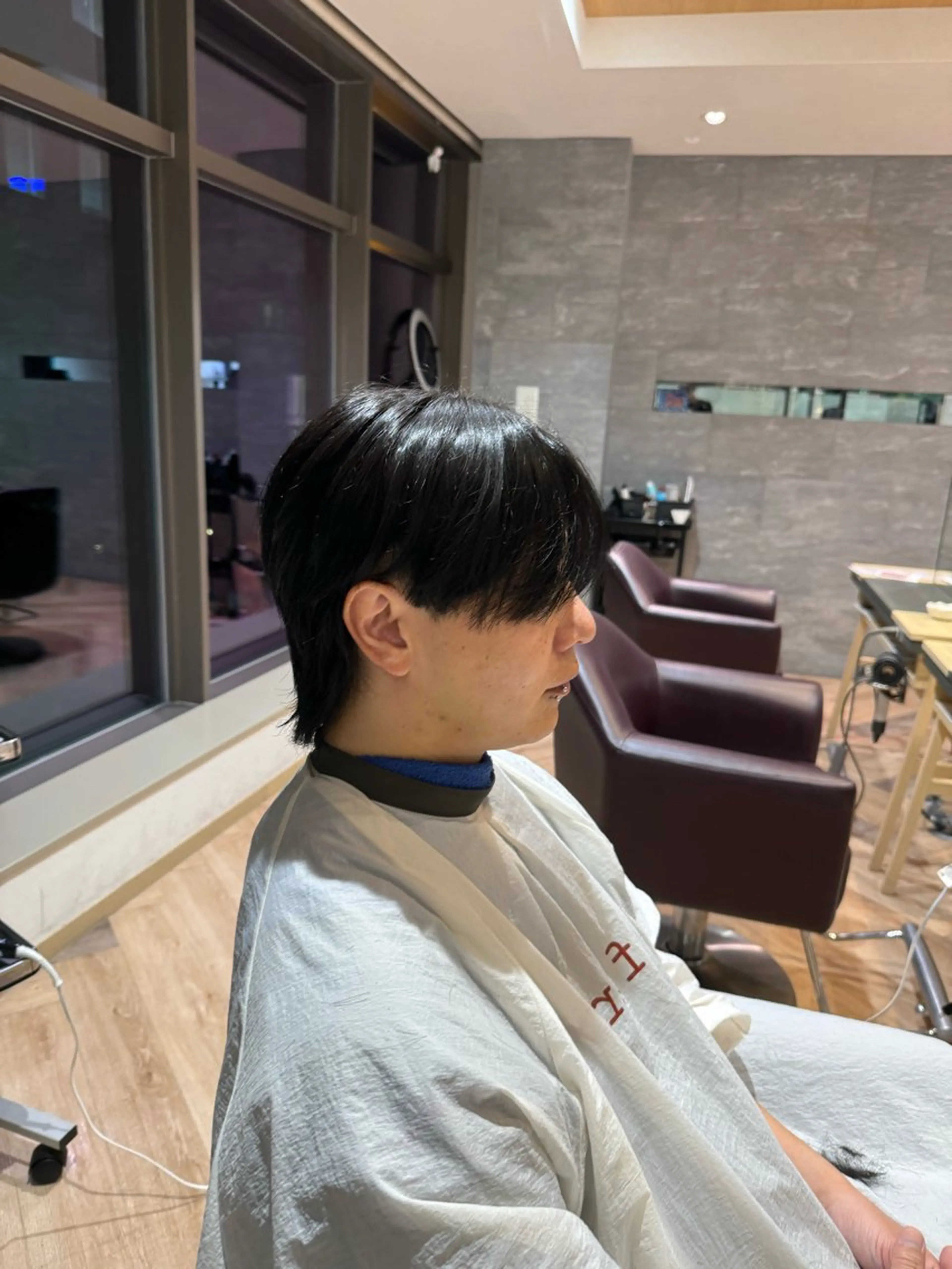 ミディアム メンズ ミディアムパーマ ダウンパーマ メンズパーマ メンズ特化/ センターパート/八谷のヘアスタイル