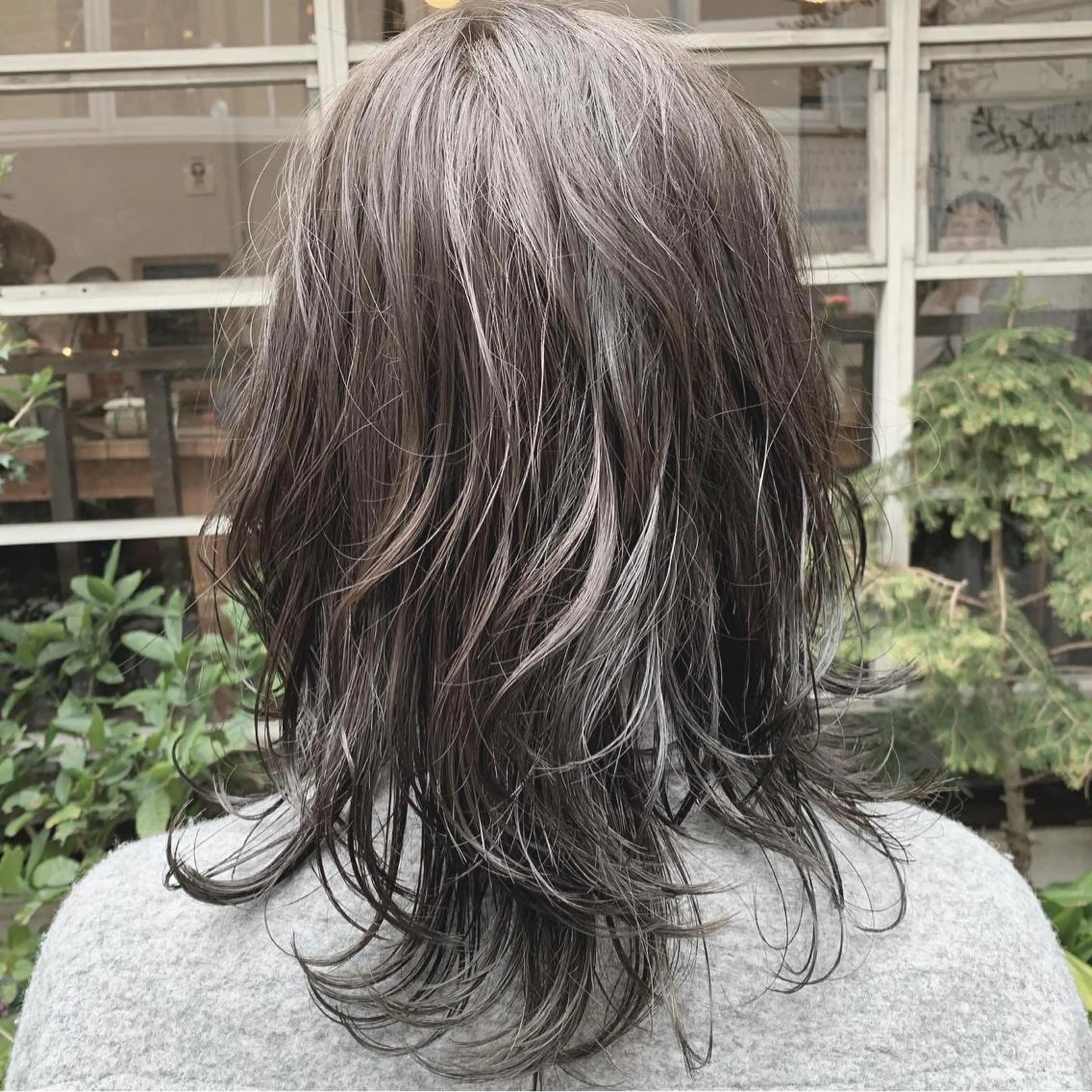 ミディアム カラー カット ヘアカラー トリートメント LEB所属・下河 宗太のヘアスタイル