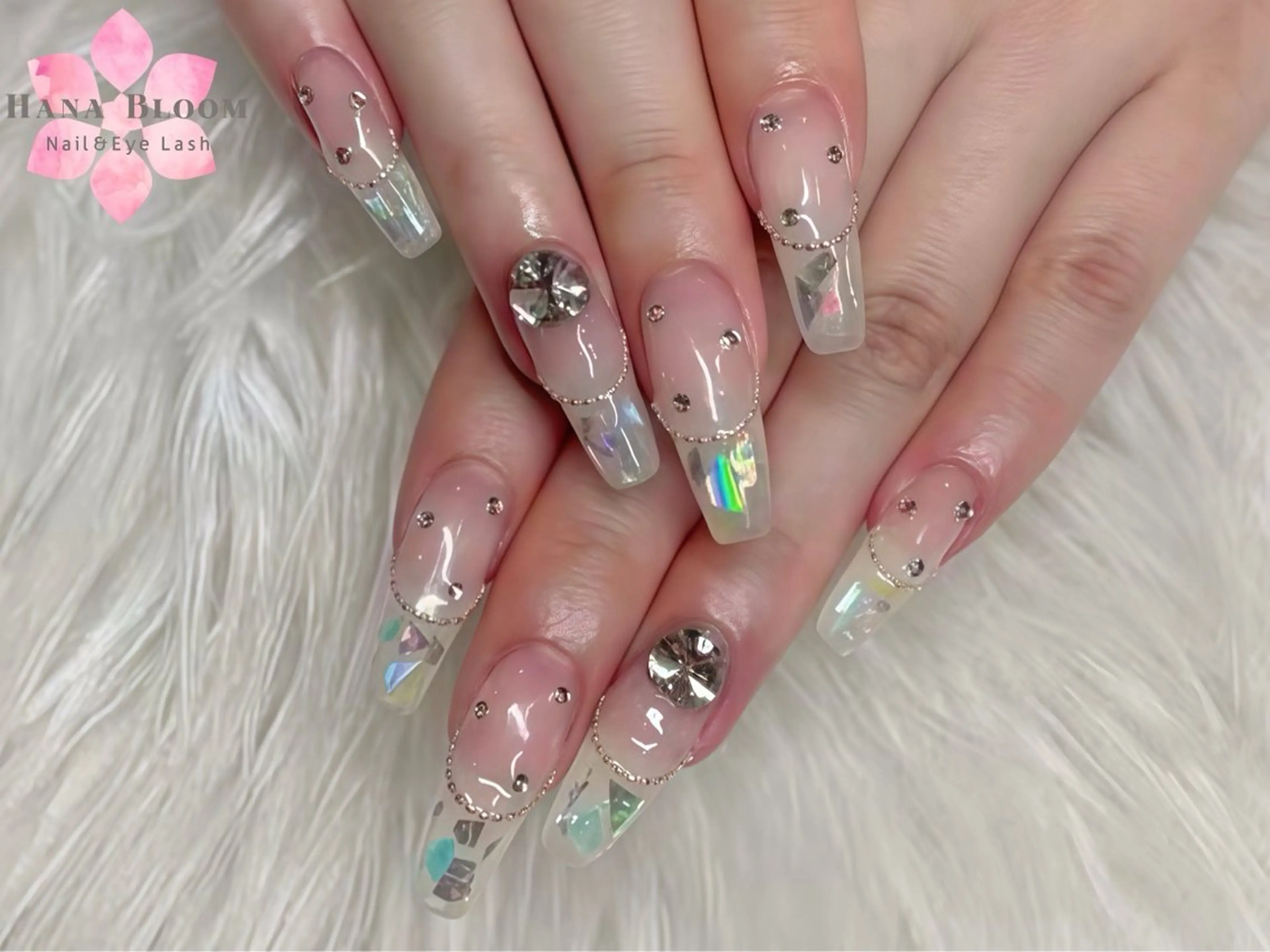 ネイル フレンチネイル ジェルネイル グラデーション ラメ(グリッター) マグネットネイル ハンドネイル ハンドケア Hana Bloom Nail Salonのネイルデザイン