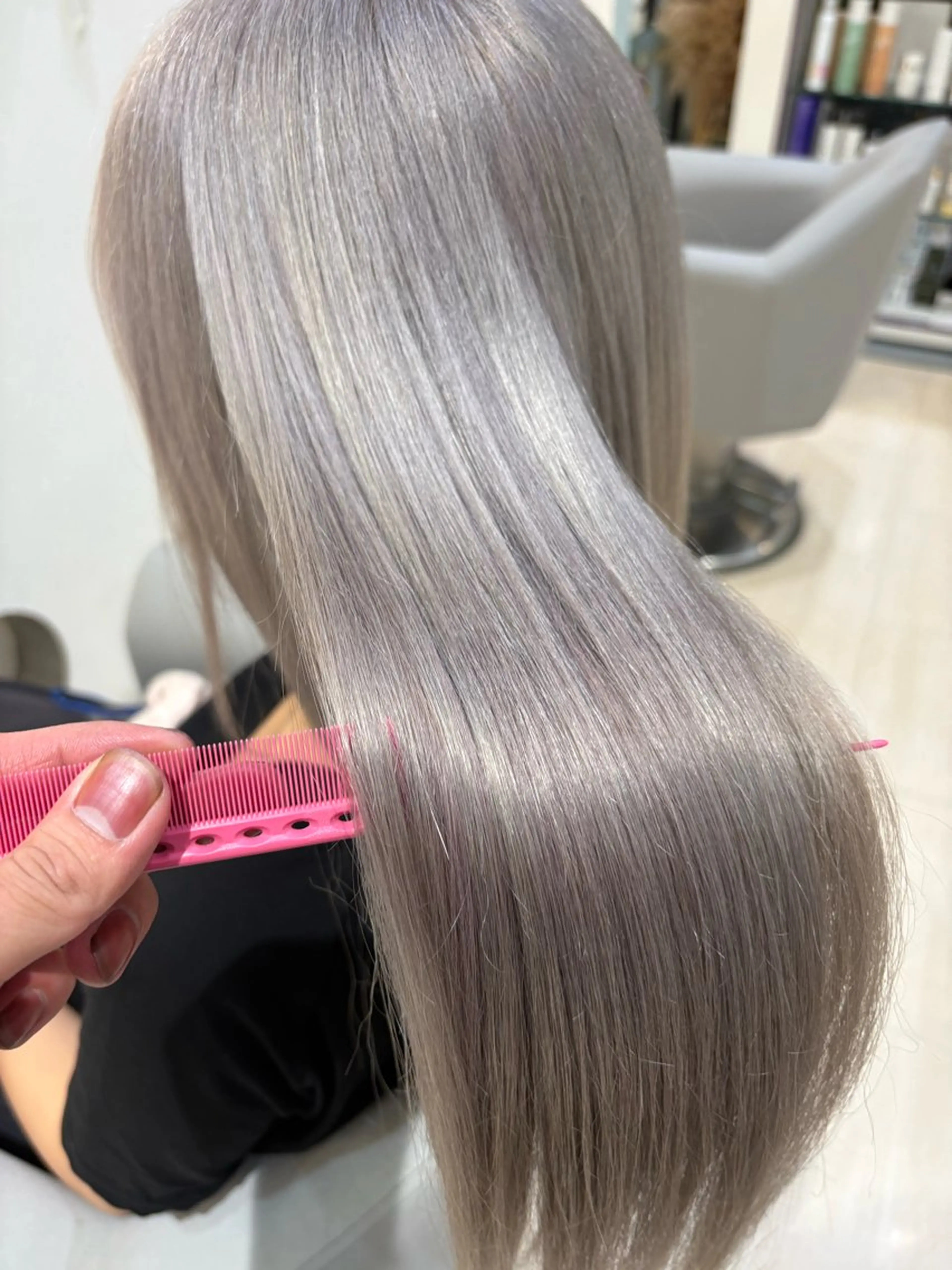 ロング カラー ブリーチ シルバー ヘアカラー R u i /透明感カラーのヘアスタイル