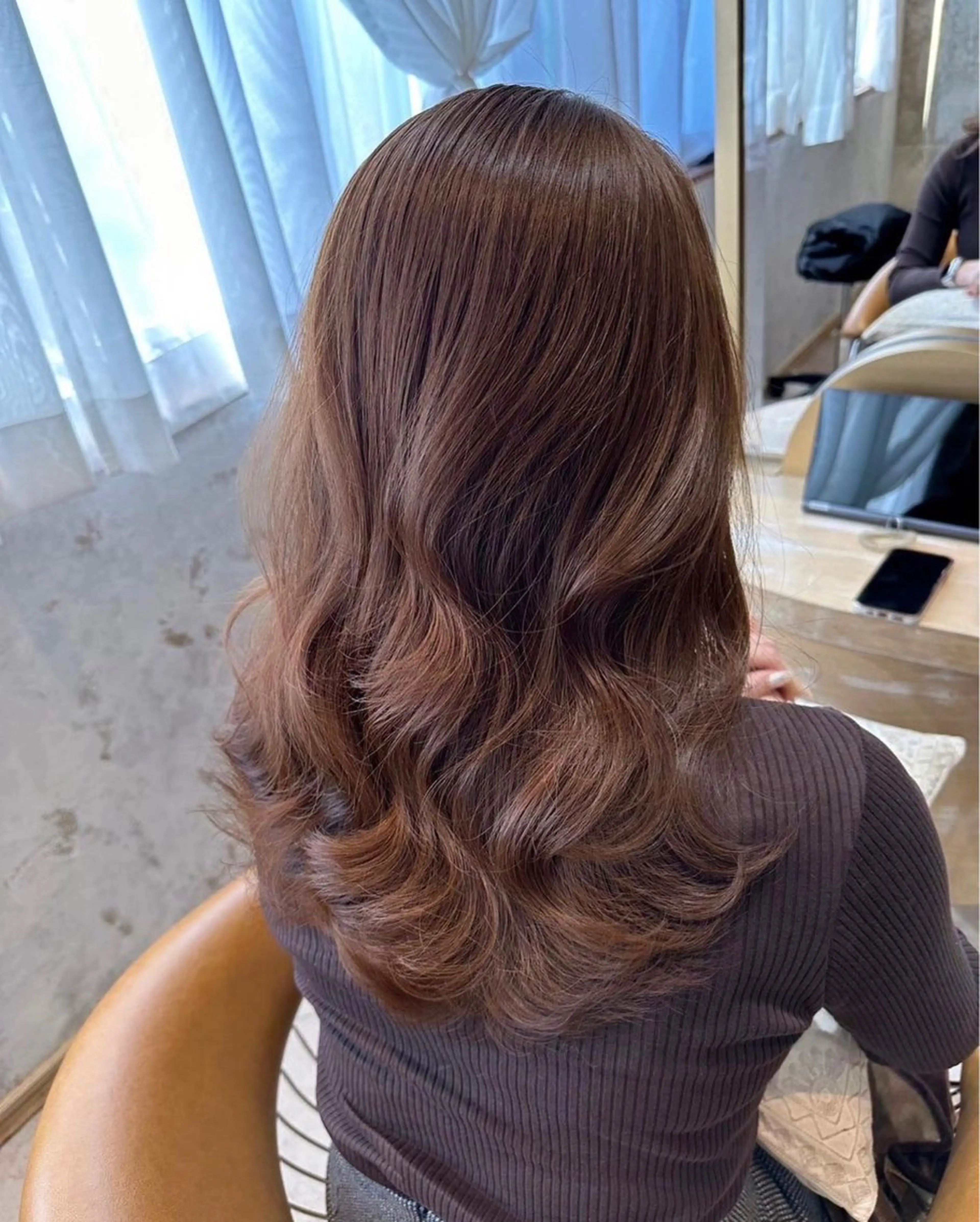 セミロング 服部大地/ブリーチ 無しWカラー髪質改善のヘアスタイル