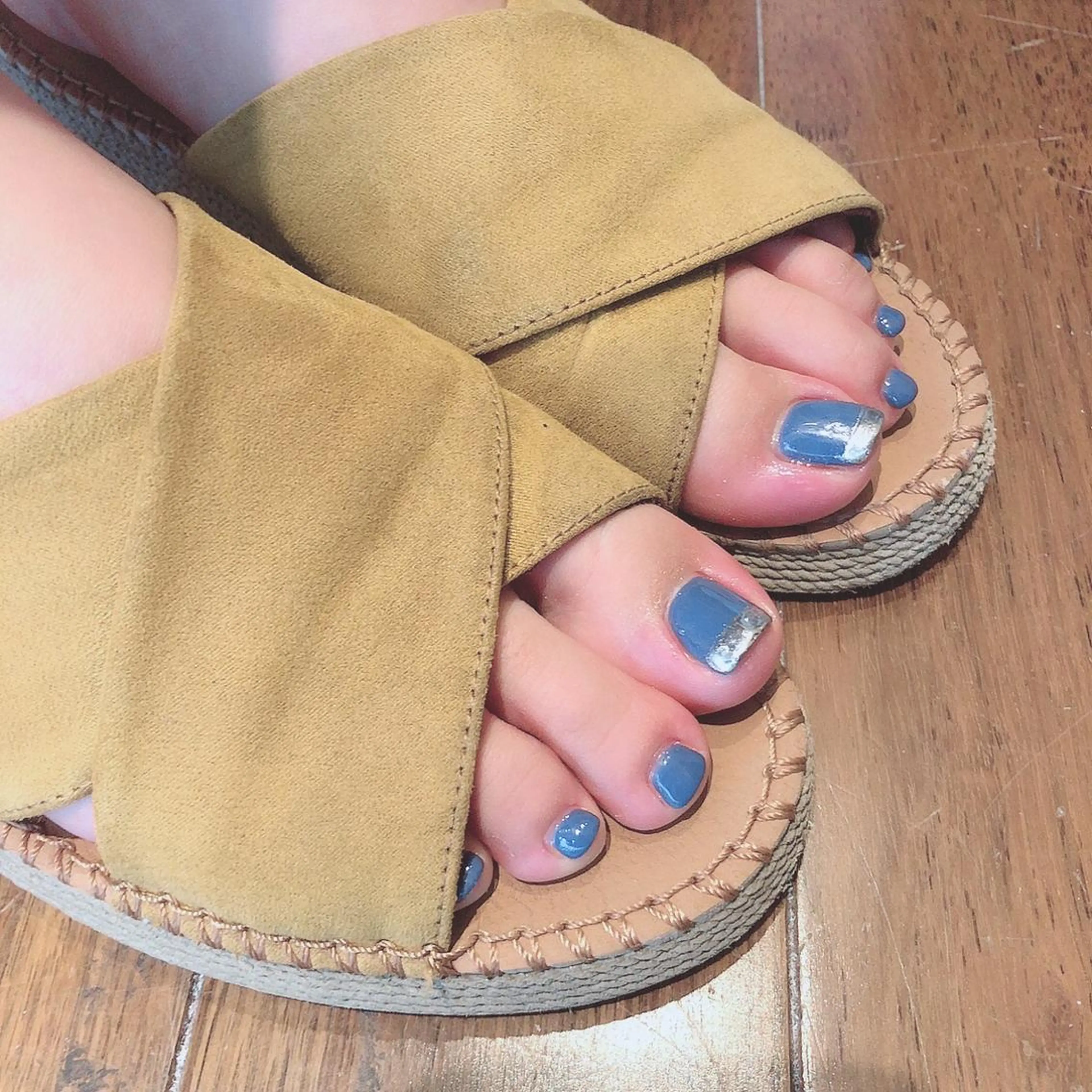 ネイル ミラーネイル 桜 成美のエステ・リラクイメージ