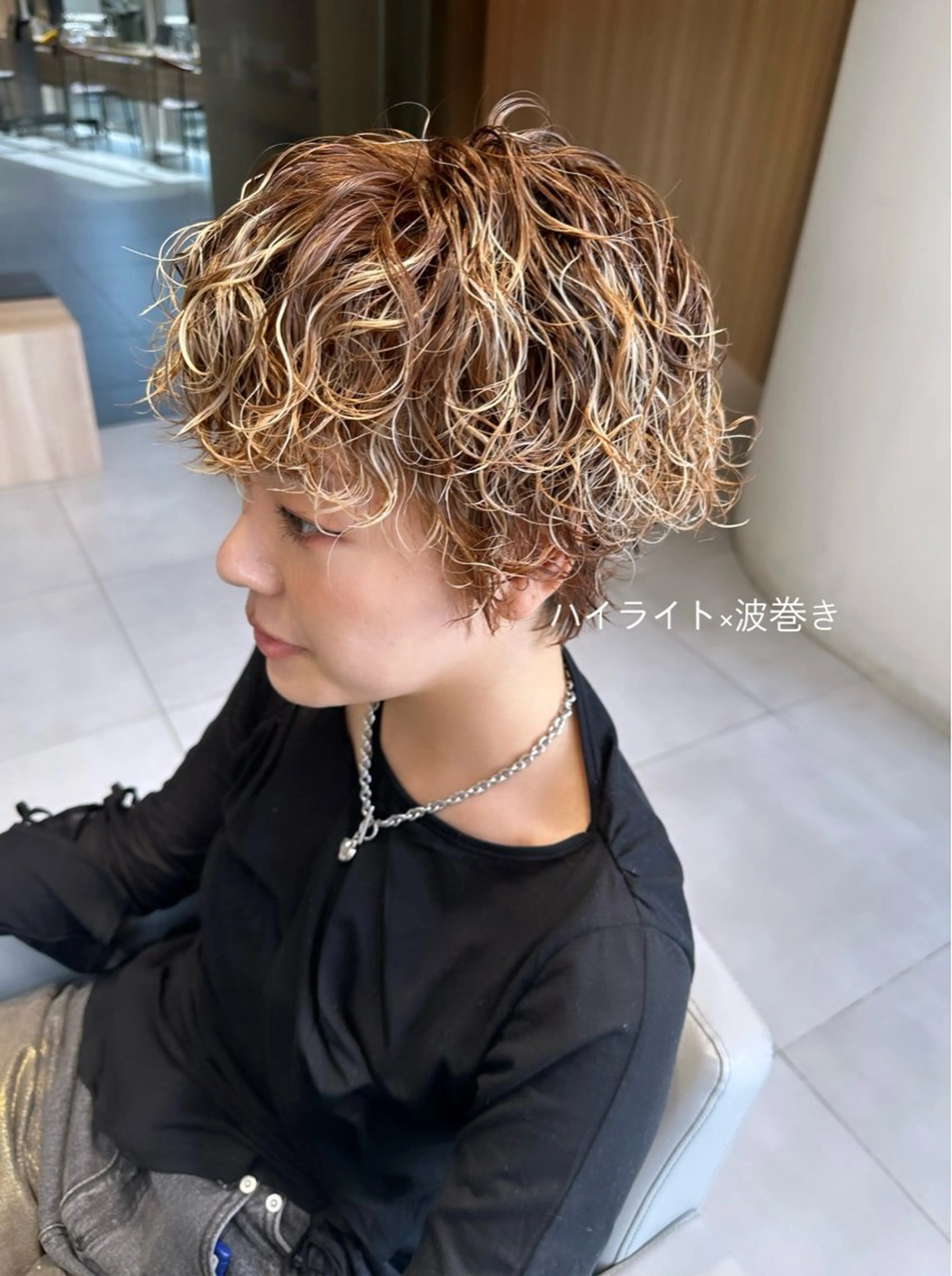 ショート パーマ ハイライト MINXshibuya所属・レイヤー/艶髪/ 透明感/千葉詩優のヘアスタイル