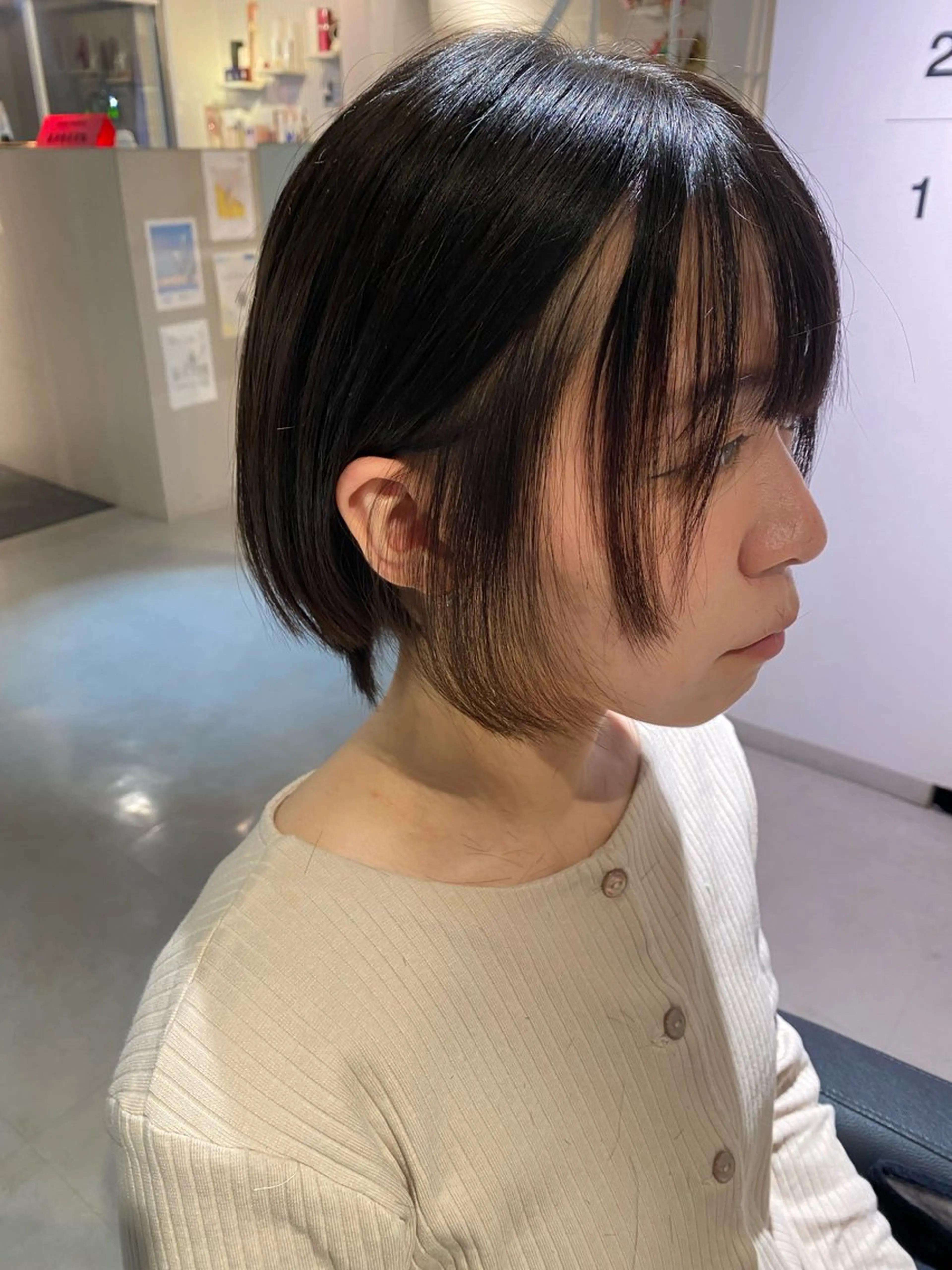 ショート カット APREKO 葵のヘアスタイル