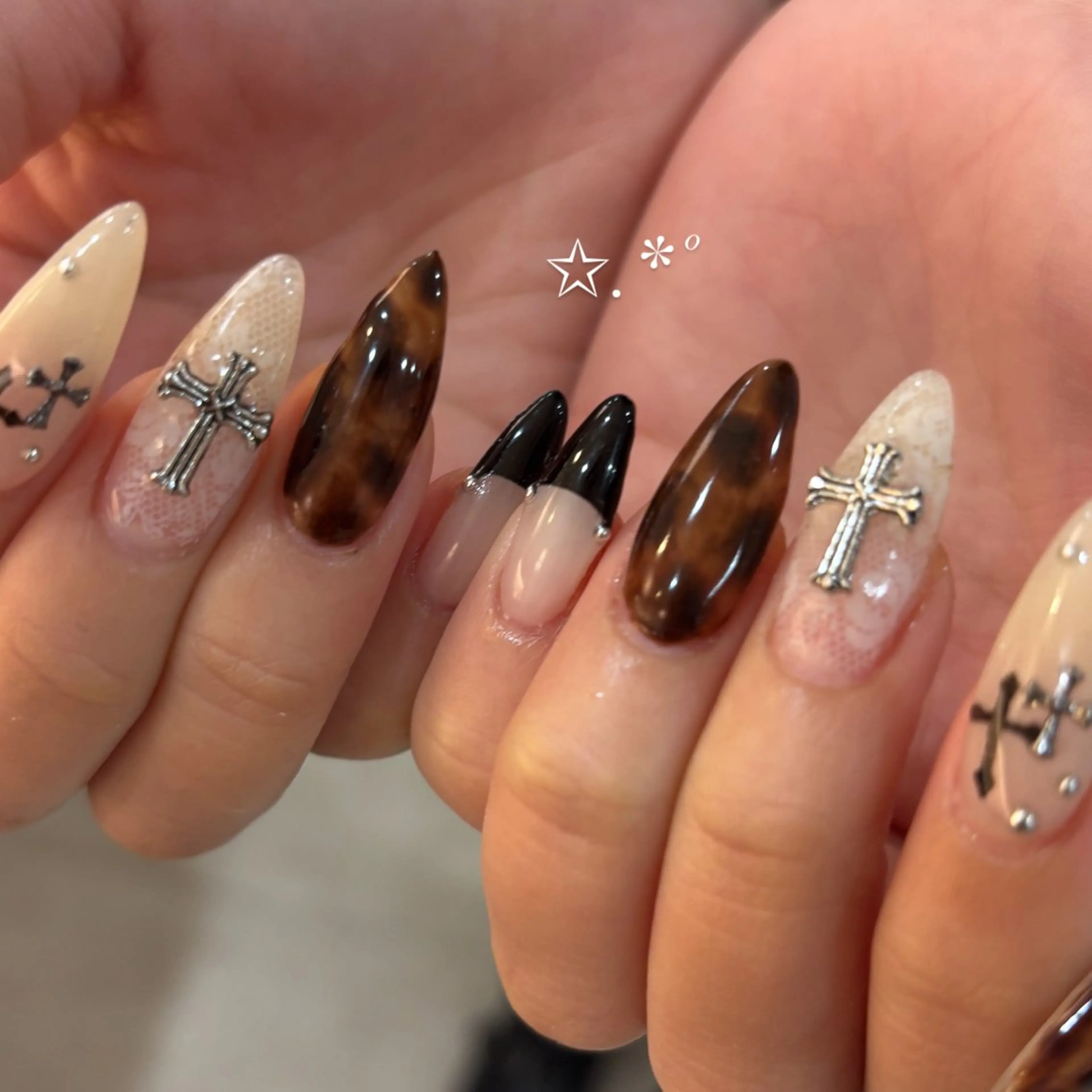 ネイル ハンドネイル フットネイル 栗田 ゆう子のネイルデザイン