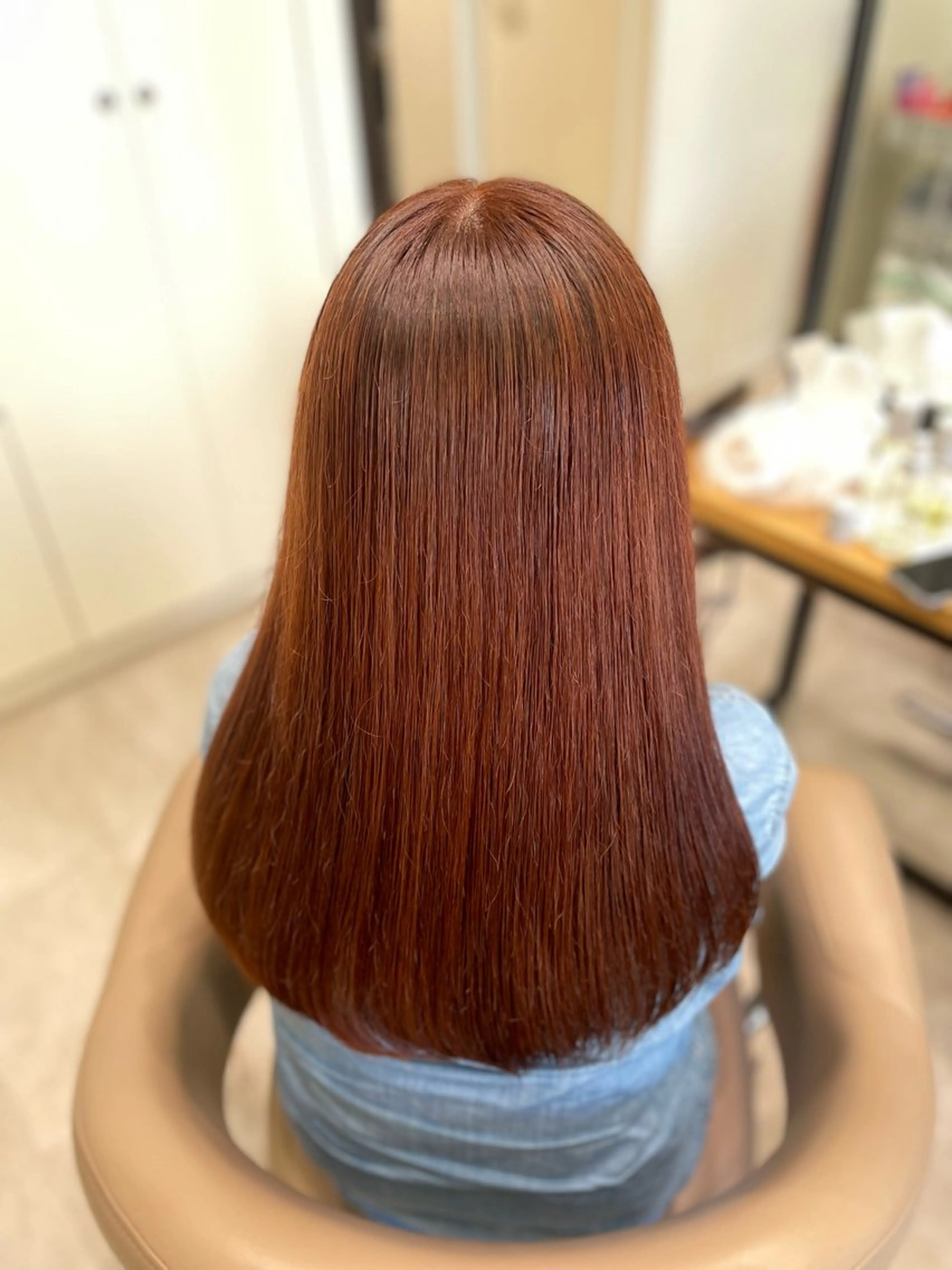 セミロング カラー ブリーチ ブラウンカラー ブリーチなしカラー オレンジ オレンジブラウン ヘアカラー トリートメント ハイトーン/パーソナ ルカラー診断・ユキノのヘアスタイル