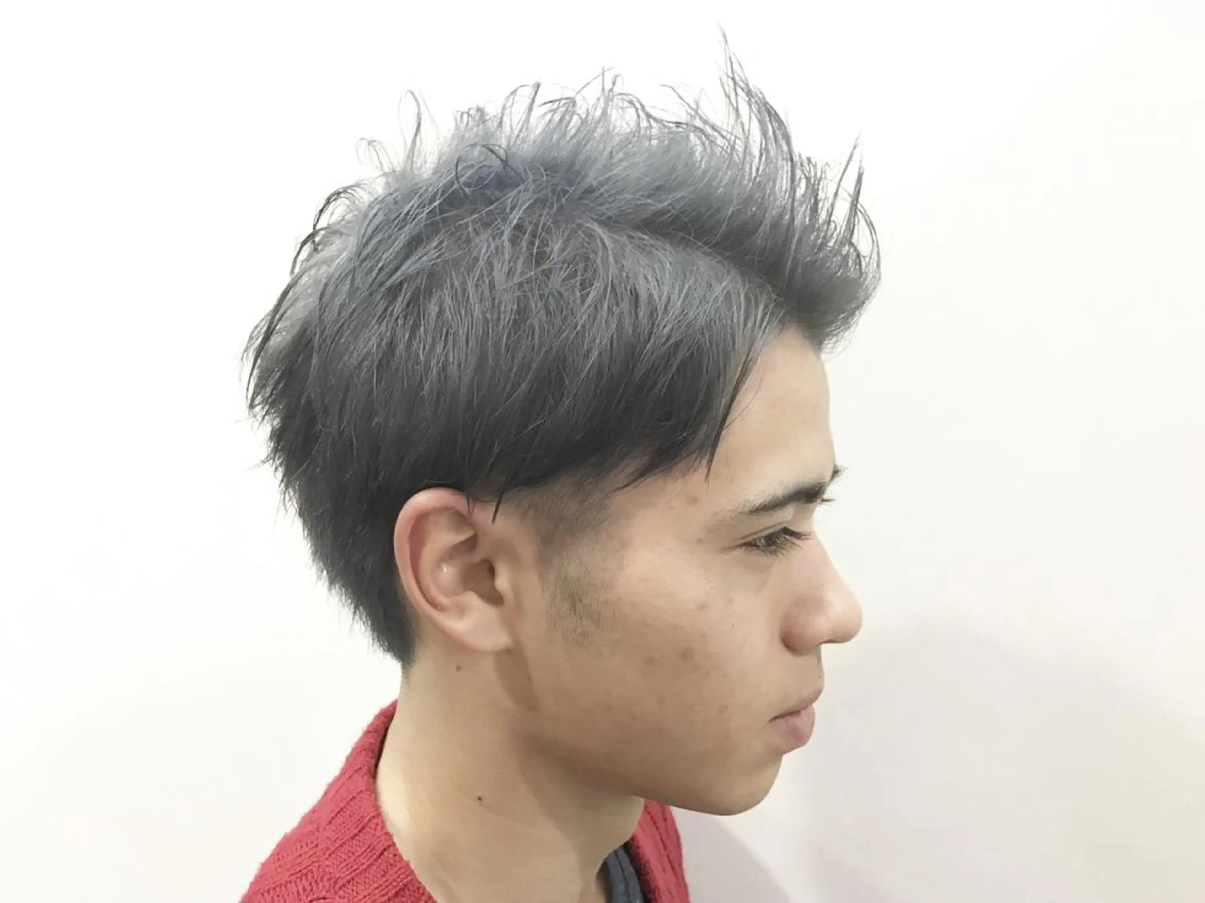 ショート カラー メンズ アディクシーカラー シルバー 栗原  大輔のヘアスタイル