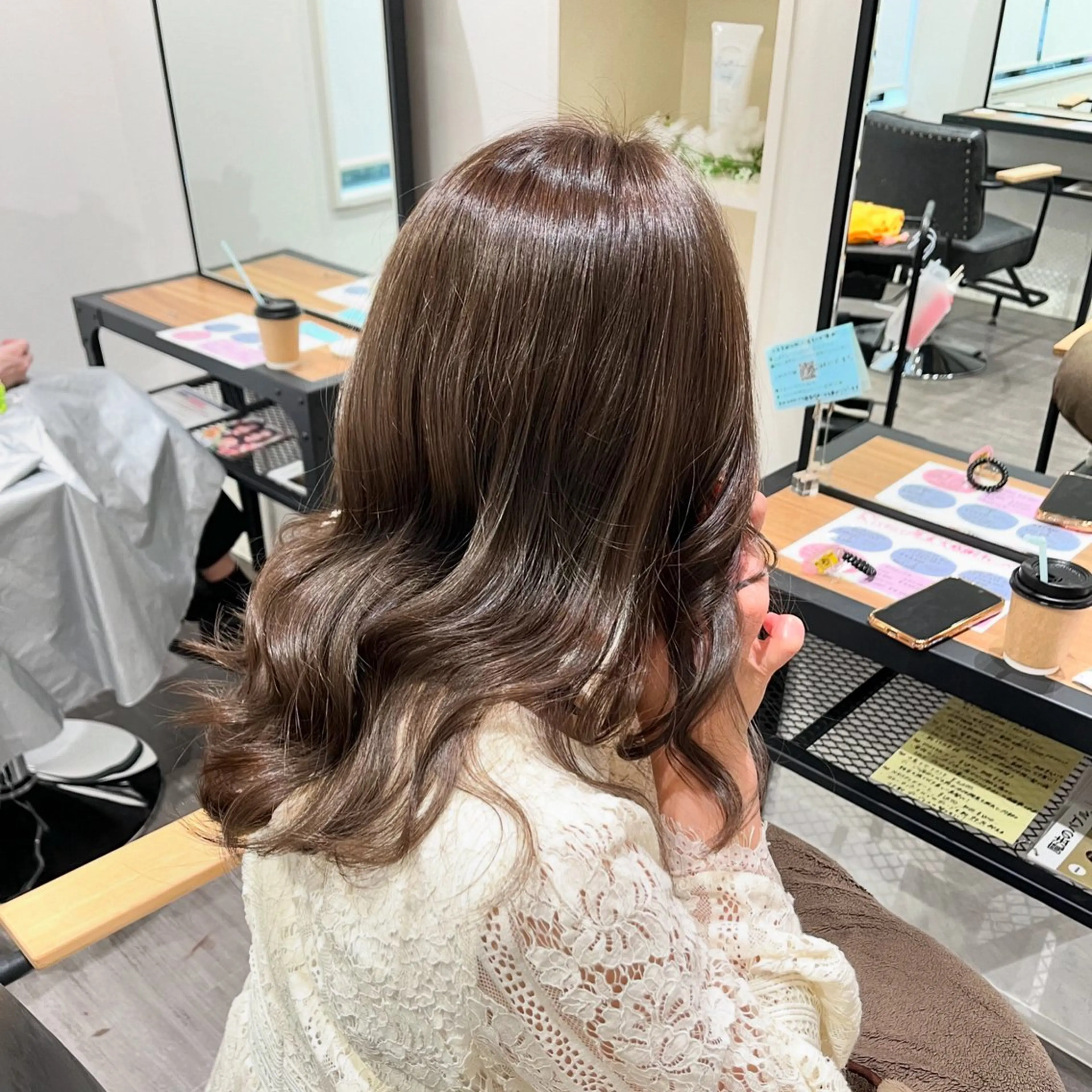 セミロング カラー ベージュカラー オリーブベージュ ヘアカラー cocotte🫧 絹村 琴美のヘアスタイル